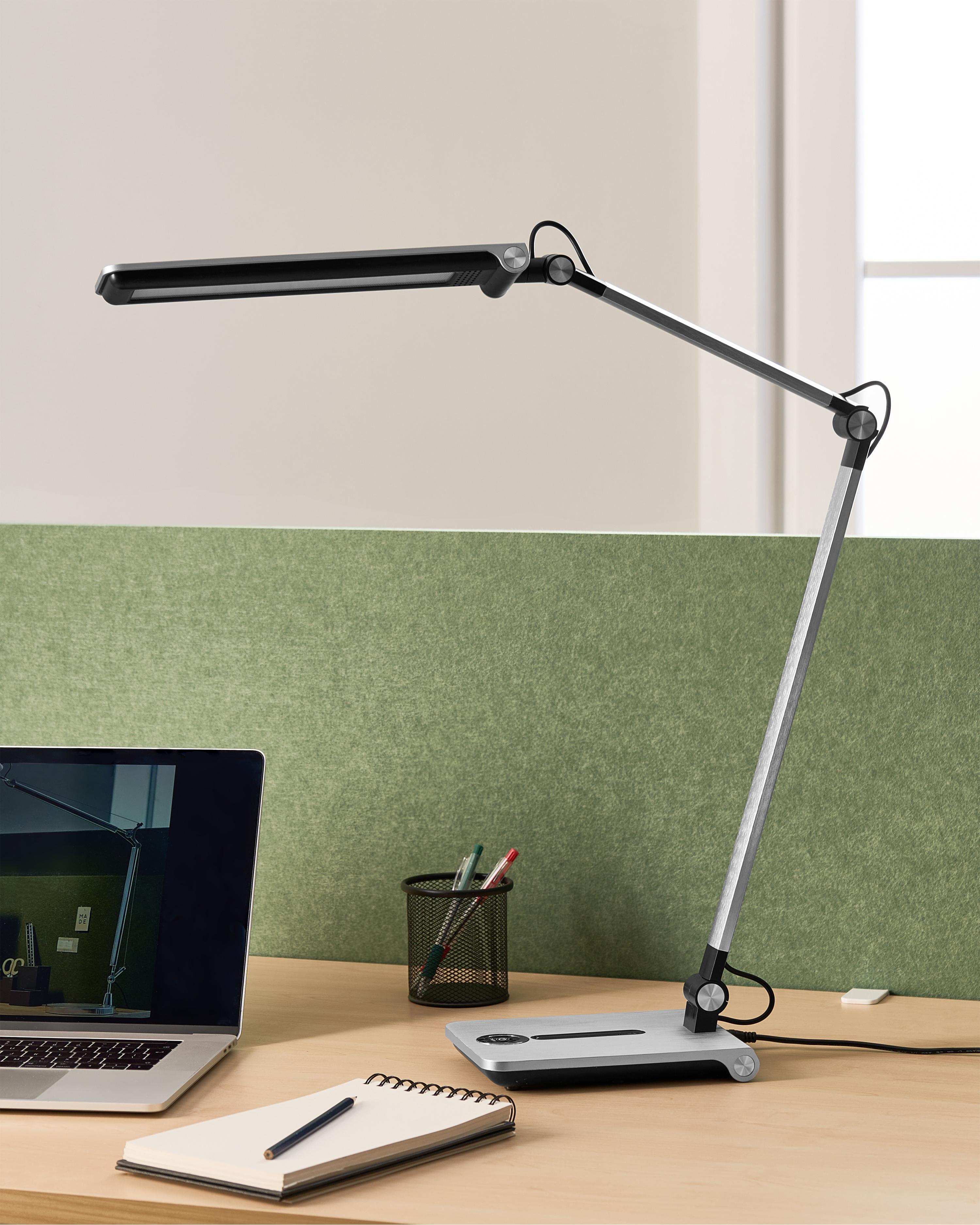 LED bureaulamp AQUILA met dimmer Zilver