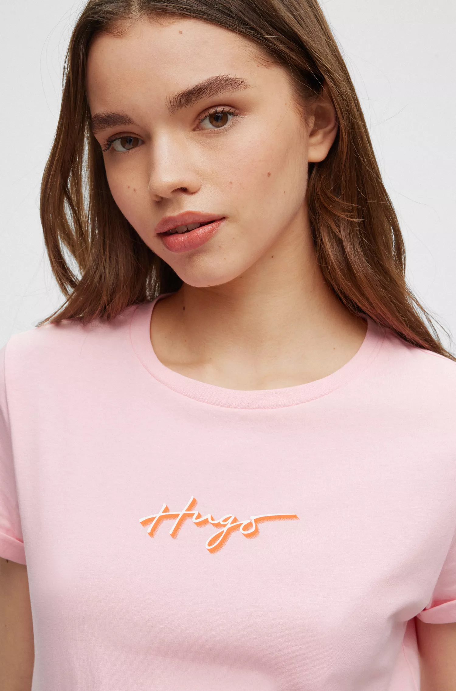 Camiseta HUGO vermelha de malha de algodão com modelagem slim e logo em estilo grafite.