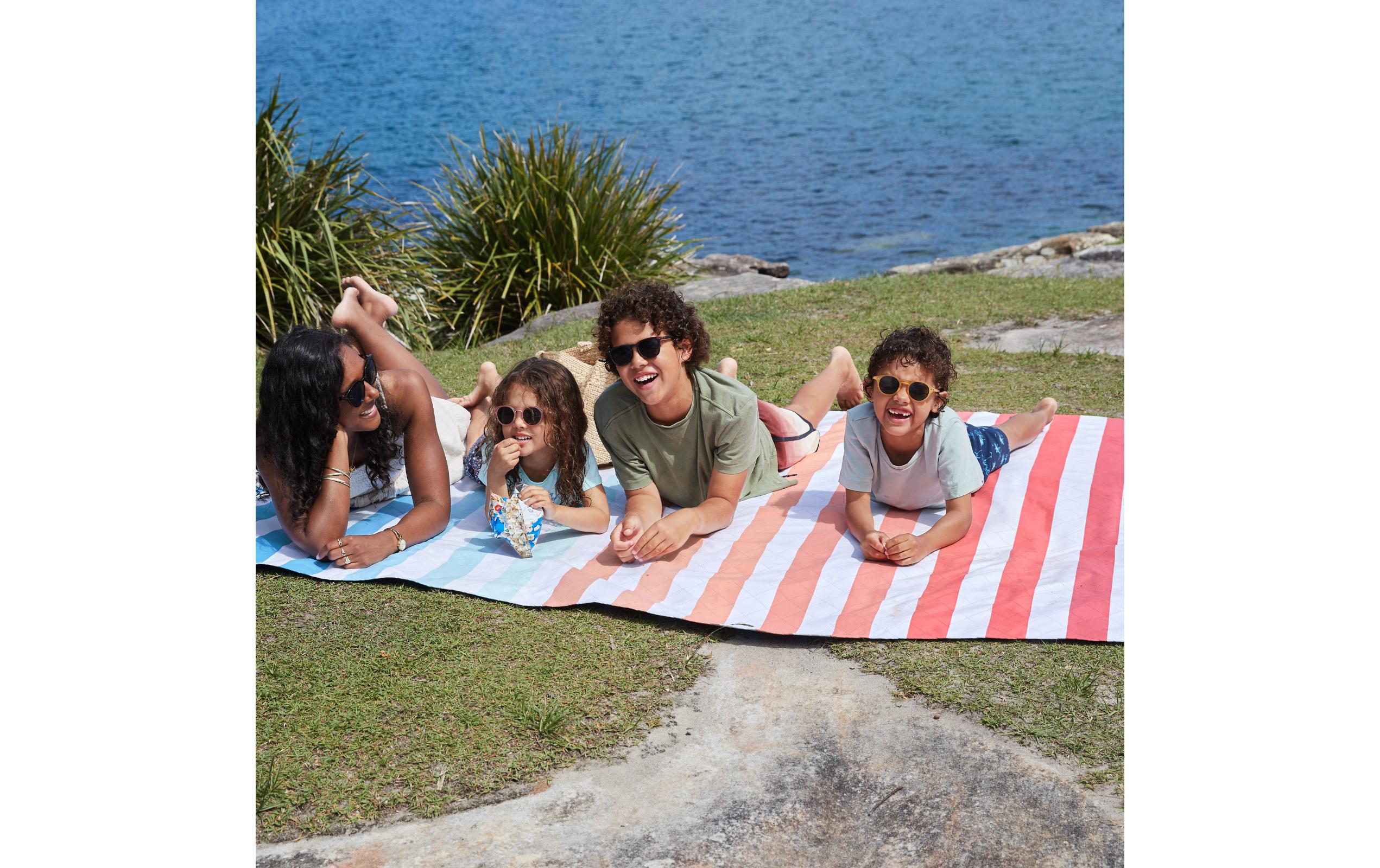 Picknickdecke Sand to Sea 170 cm x 240 cm,Praktische Picknick-Decke aus 100% recycliertem Polyester