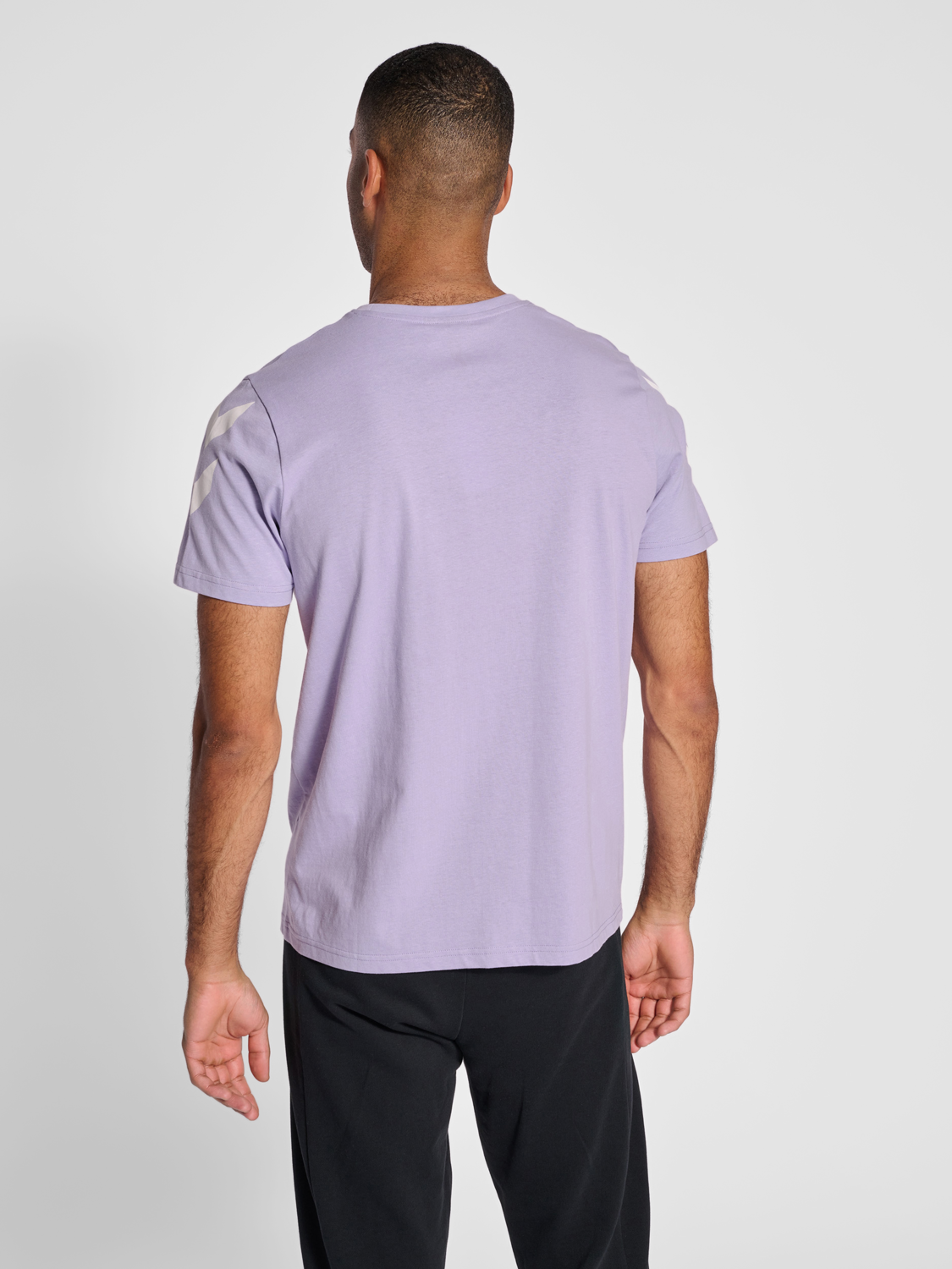 hmlLEGACY CHEVRON T-SHIRT