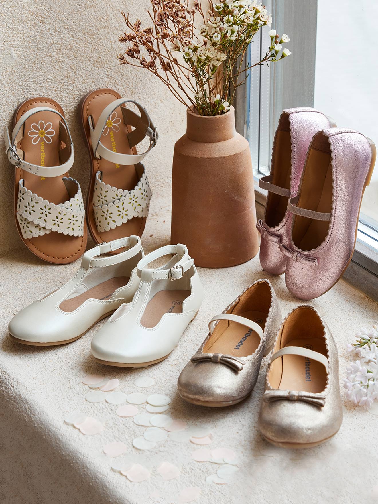 Sapatilhas de ballet com tira em T para meninas, brancas, lisas.