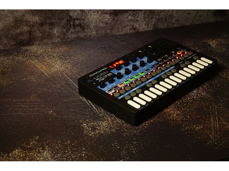 Sonicware Production Center LIVEN XFM Mehrspuriger FM-Synthesizer und Groovebox