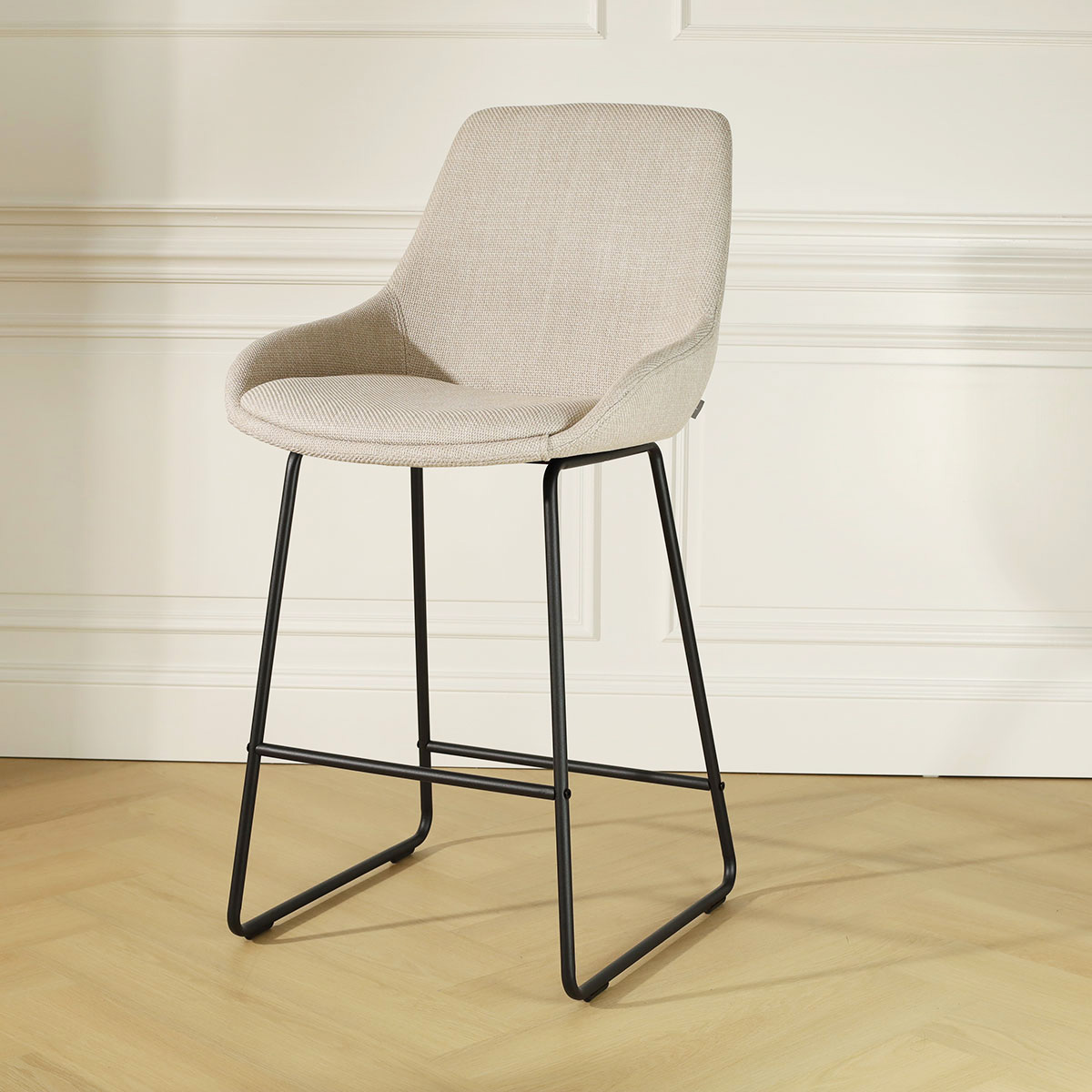 Barkruk Nino-Isa beige - zwart onderstel - 65 cm