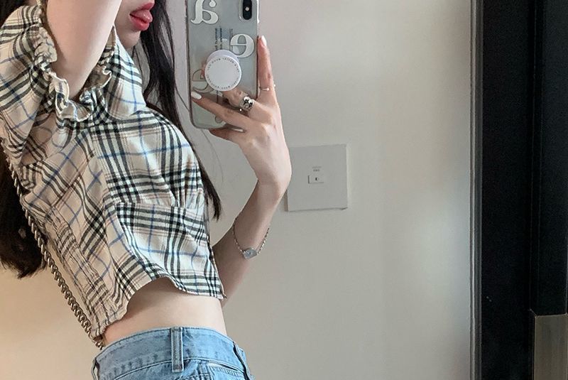 Maisee - Geruite cropped blouse met korte mouwen en knopen