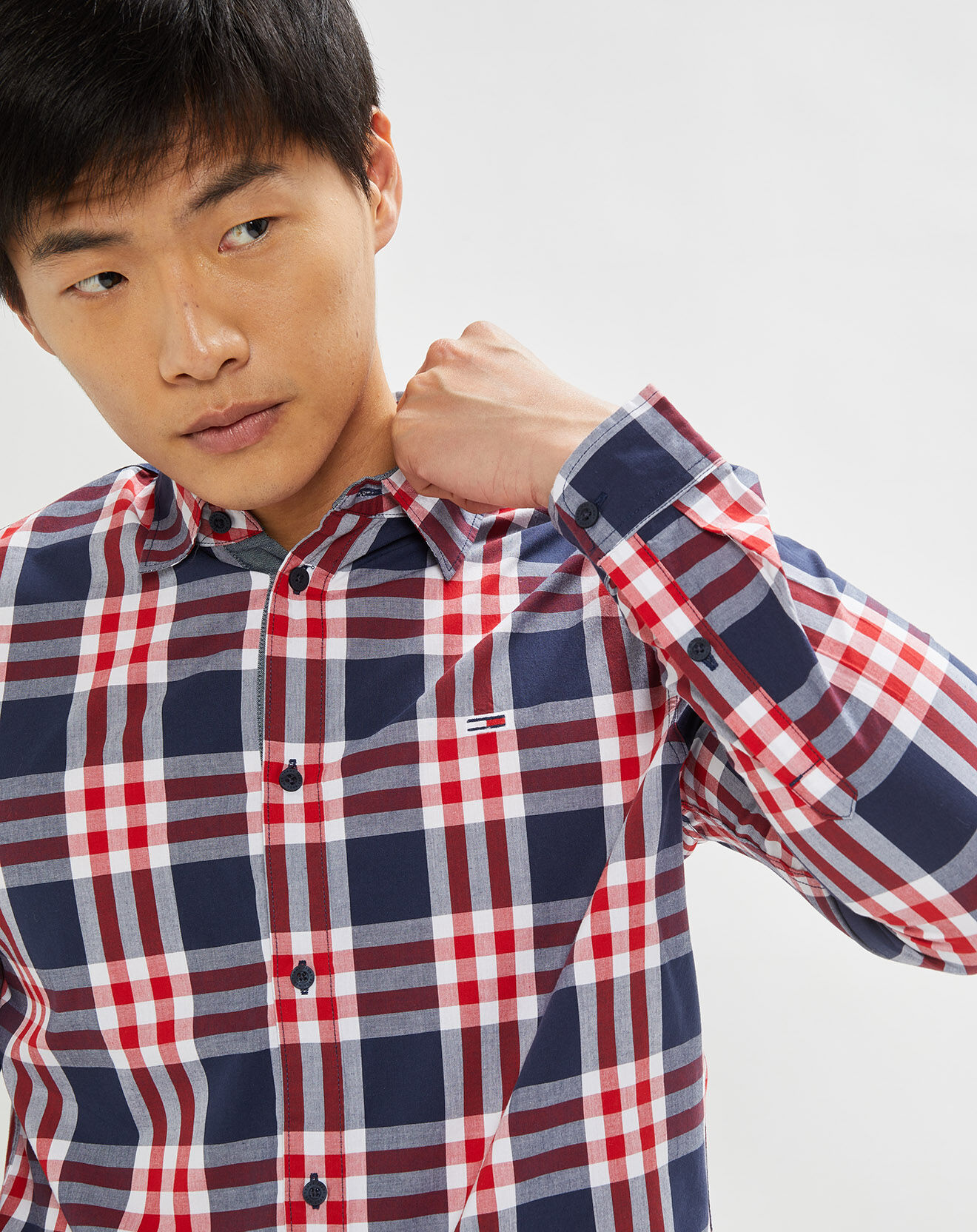 Tommy Jeans Chemise droite en Popeline Essentl à carreaux bleu marine/rouge