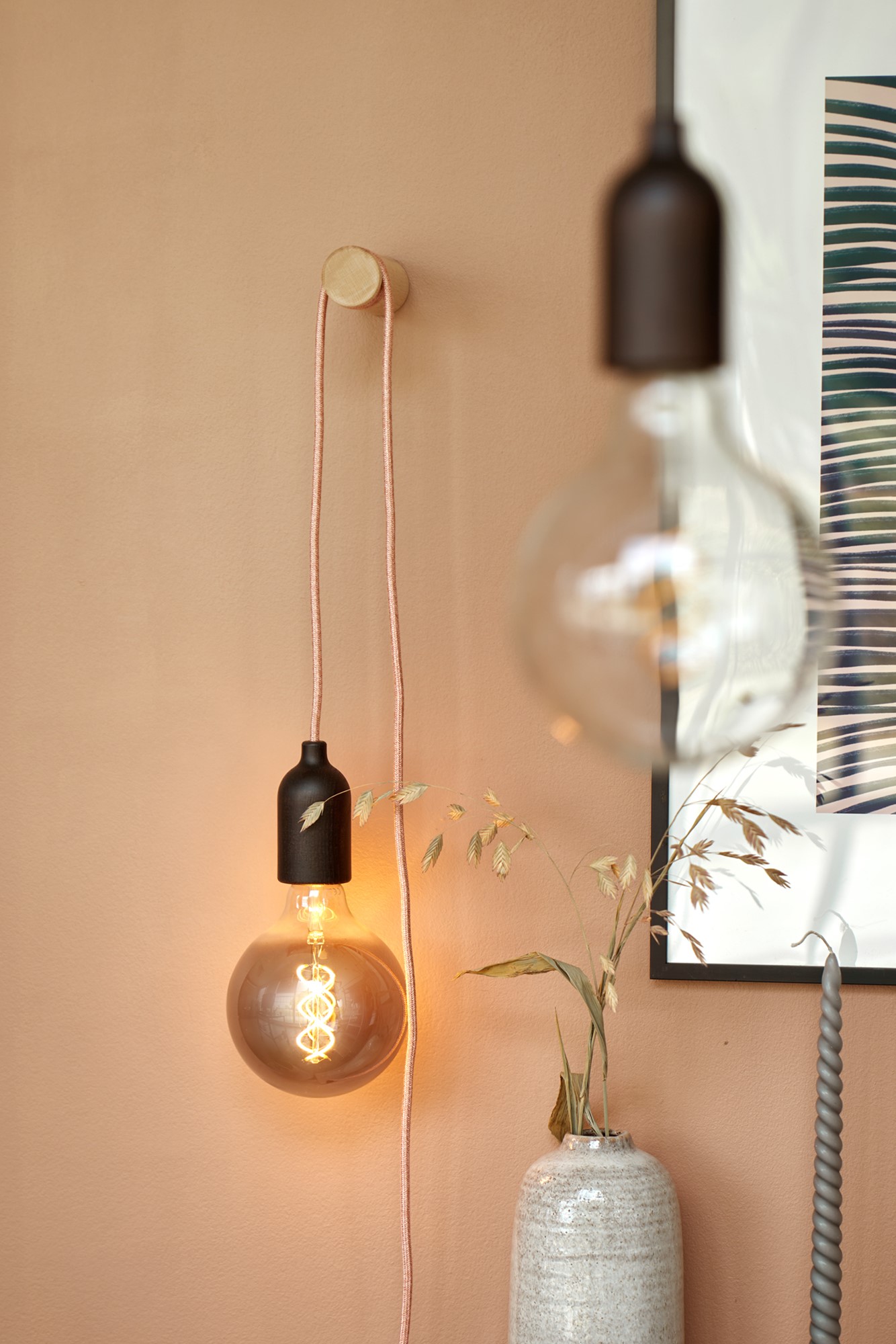 Plug-in pendellampe Wenge | Tekstilkabel/birketræ og termoplastisk fatning.  2,5 m. E27. | Orange, Dark Wood | Creative Cables