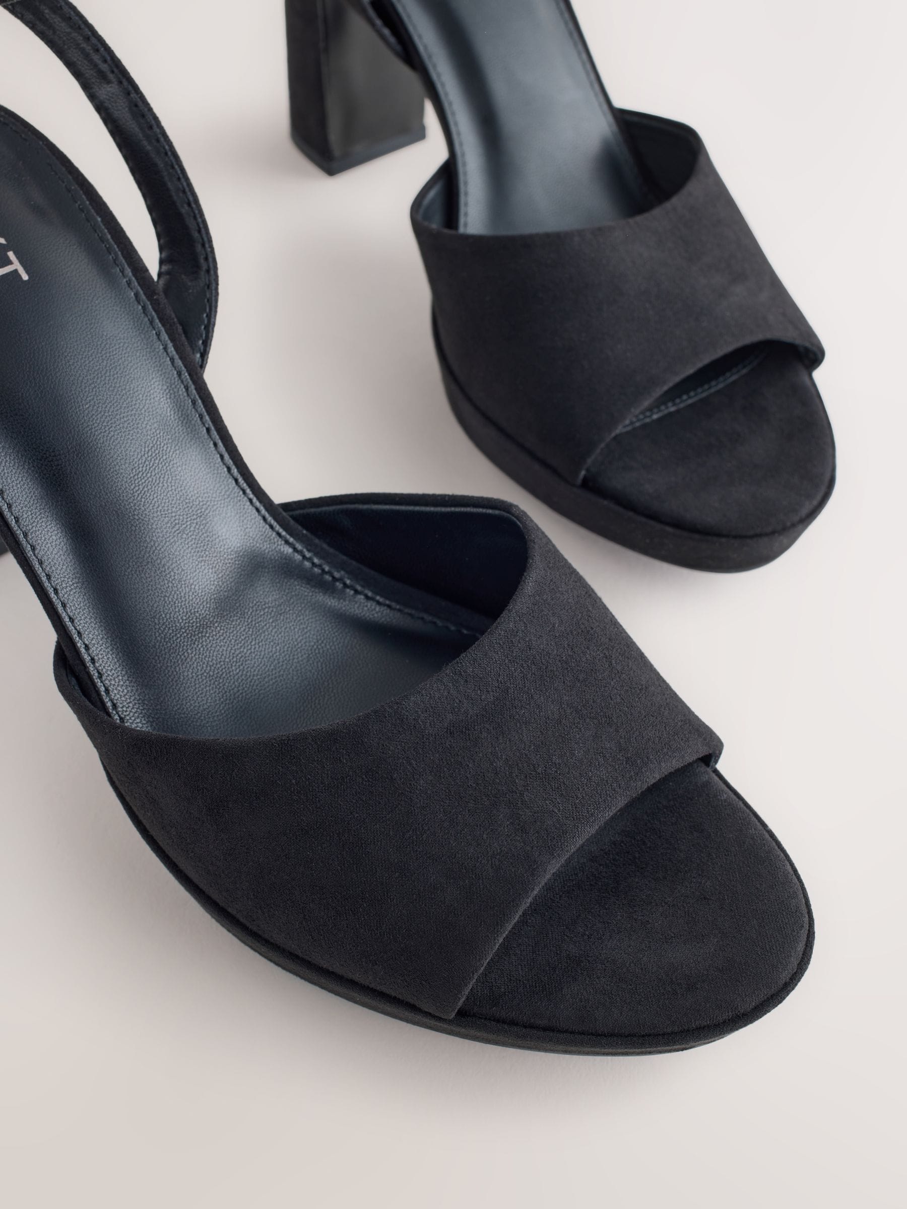 Zwart - Forever Comfort® Round Toe Platform Heeled Sandals