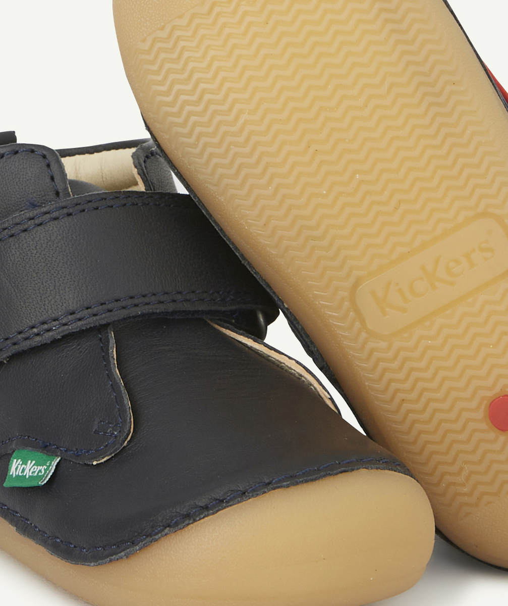 KICKERSBOTTINES BÉBÉ EN CUIR BLEU MARINE AVEC BANDE AUTO AGRIPPANTE