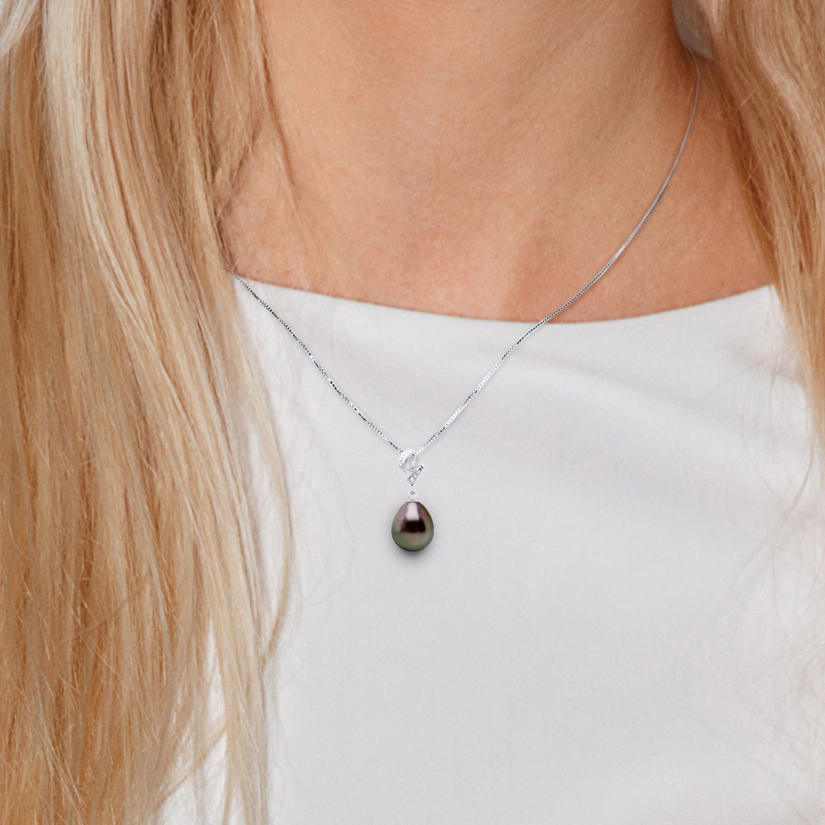 Pendentif VOLUTES - Diamant 0,12 Cts - Véritable Perle de Culture de Tahiti Poire 11-12 mm - Or Blanc