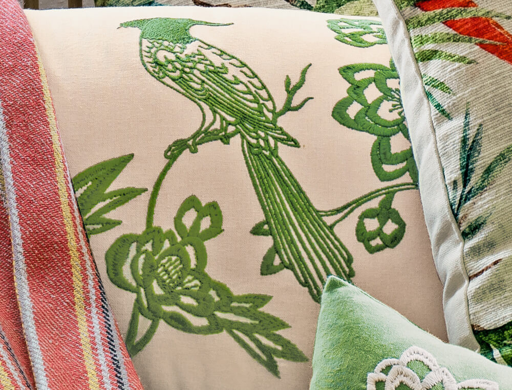 Coussin brodé-Destination tropicale