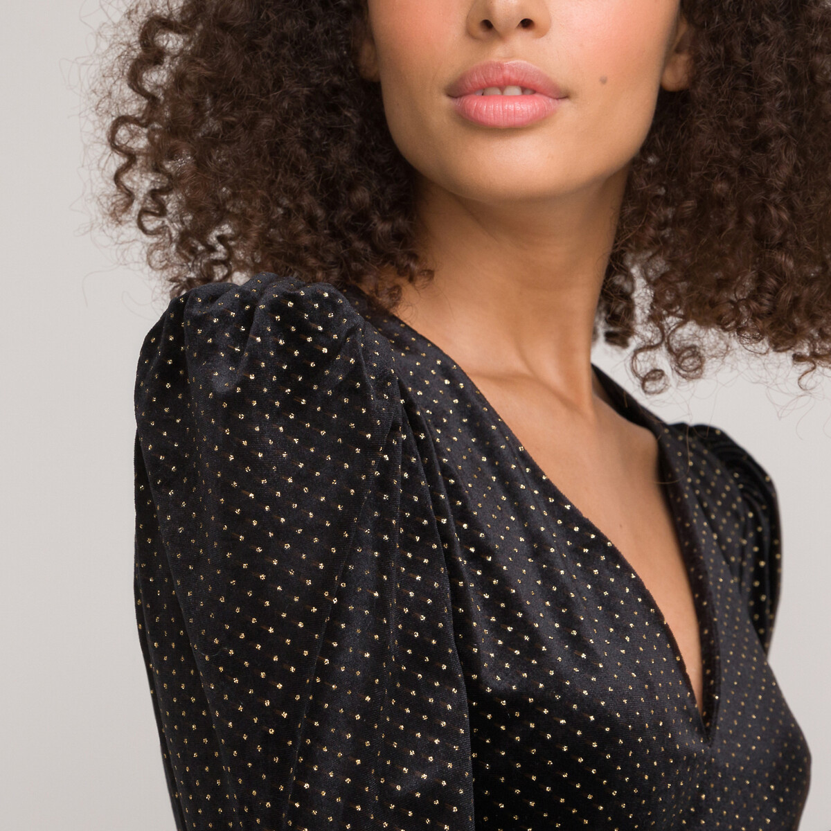 LA REDOUTE COLLECTIONS<br>Vestido curto, decote em V, em veludo