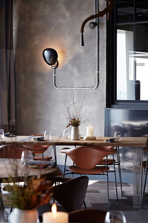 Gubi Cobra wandlamp zwart