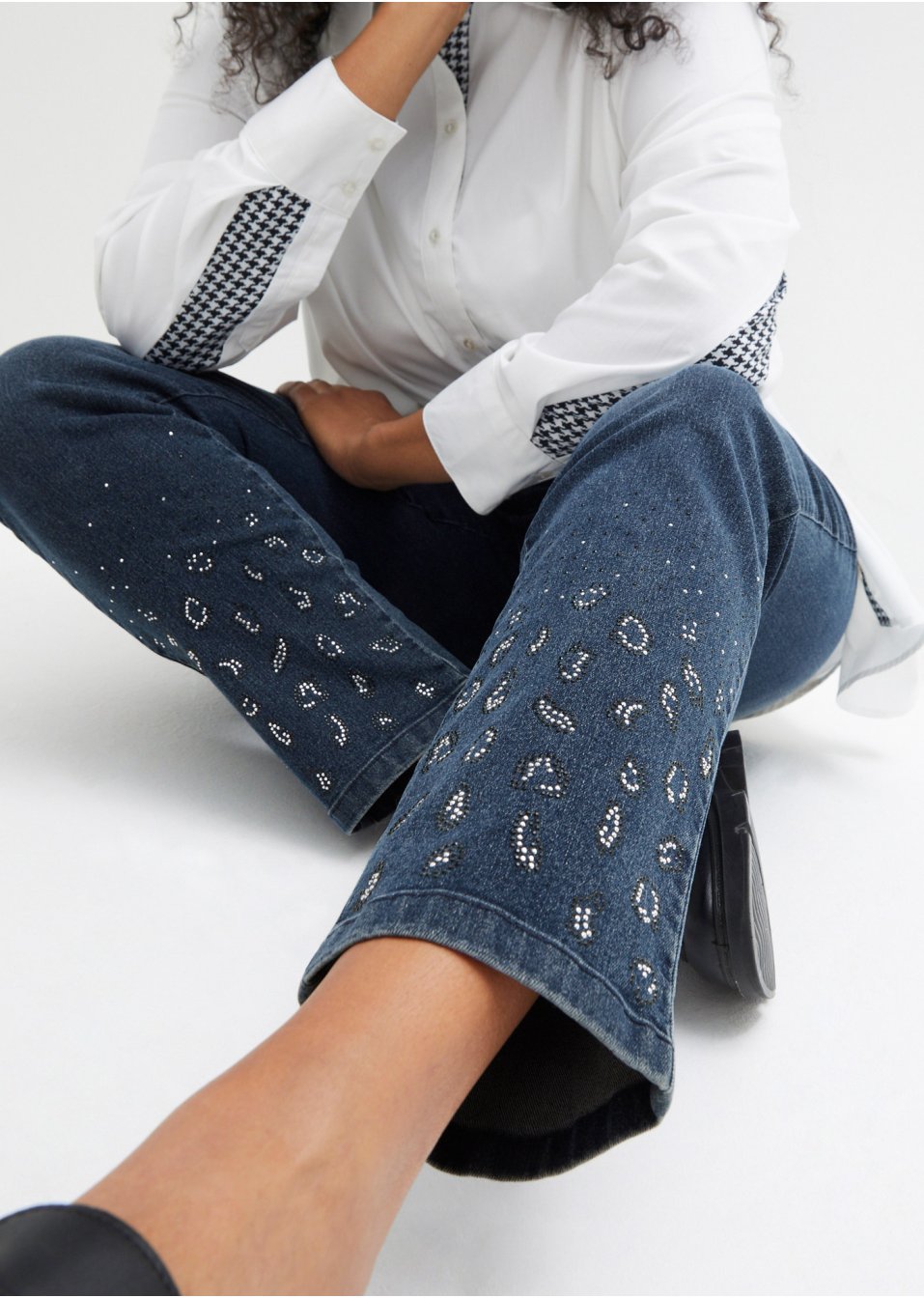 Jean taille extensible avec détails brillants
