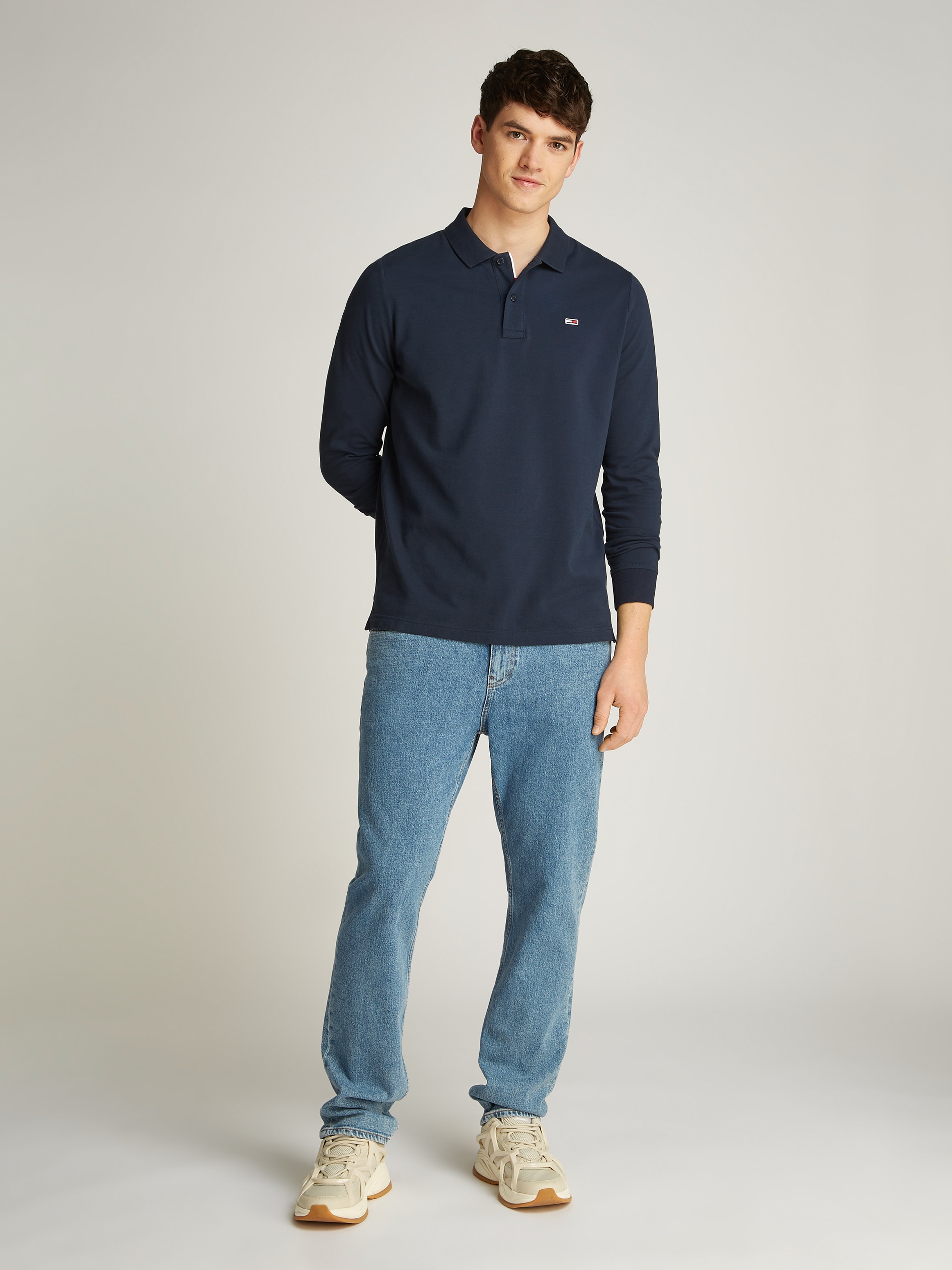Tommy Jeans Poloshirt »TJM SLIM PLACKET POLO LS EXT«, mit Logostickerei