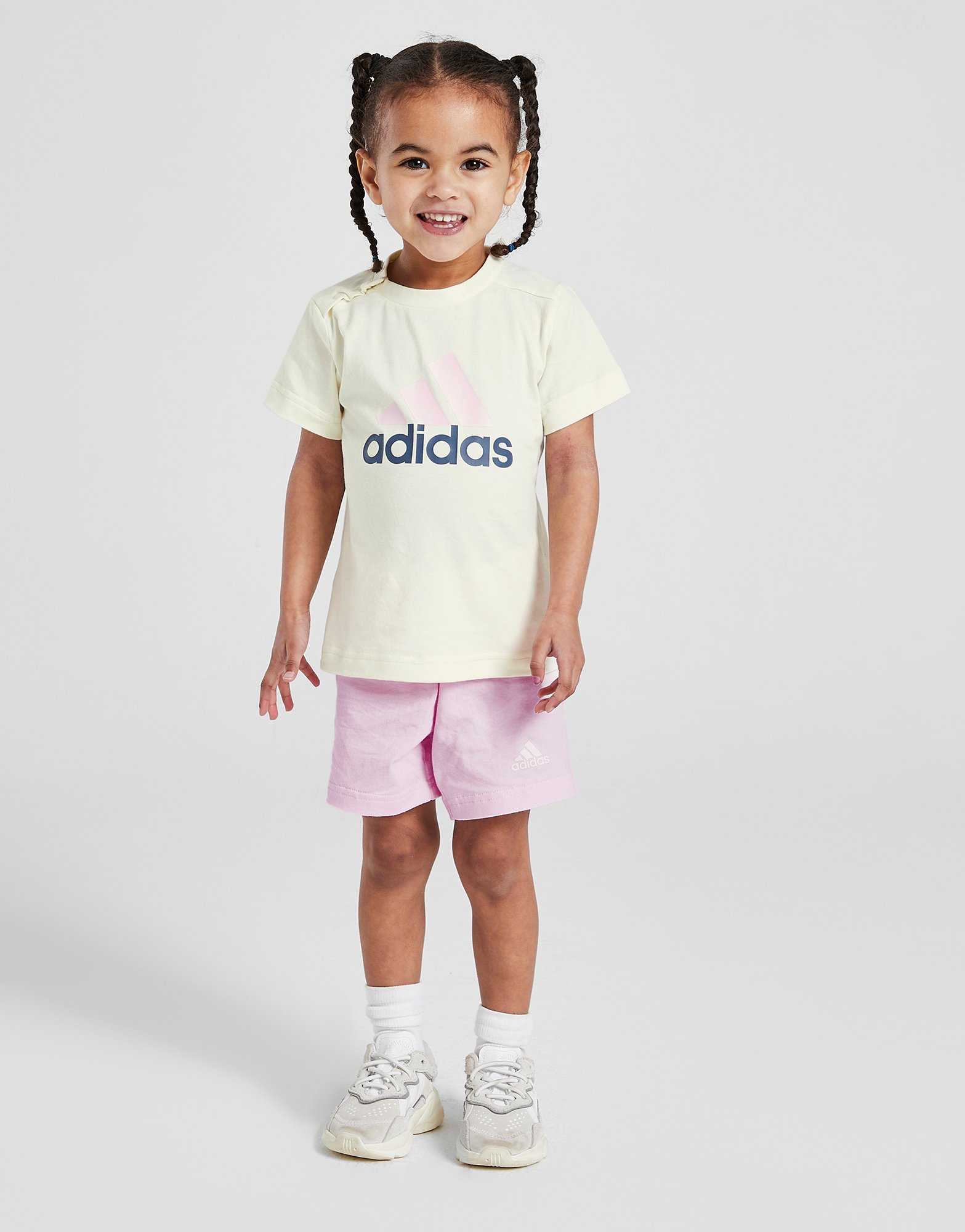 adidas Ensemble T-shirt/Short Badge of Sport Bébé