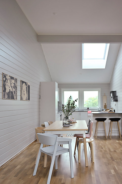Fenêtre de toit à rotation VELUX Tout Confort Everfinish - polyuréthane L. 78 x H. 98 cm (GGU 0057 MK04)