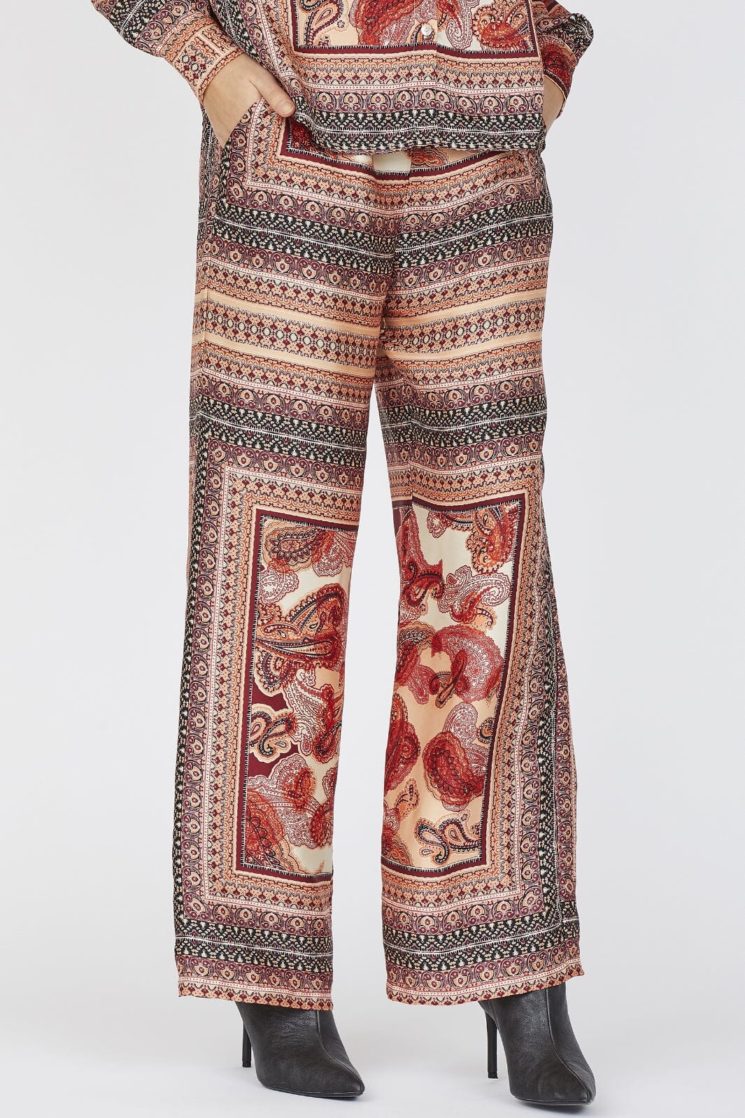 Love & Divine Love1024-7 01 red scarf