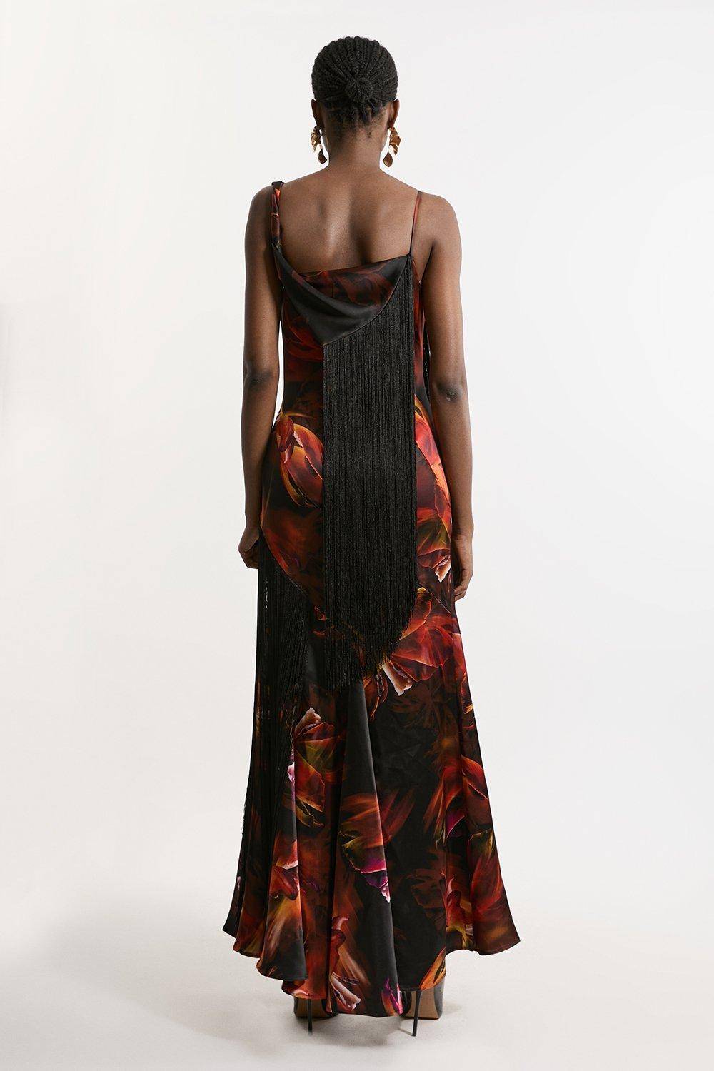 KarenMillen Robe Longue À Bretelles En Satin Lourd Tissé À Imprimé Floral Avec Panneaux À Franges