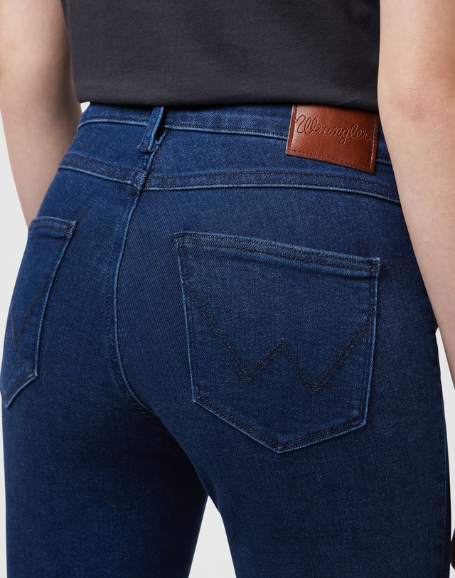 Wrangler 5-Pocket-Jeans , mit kontrastfarbenen Nähten