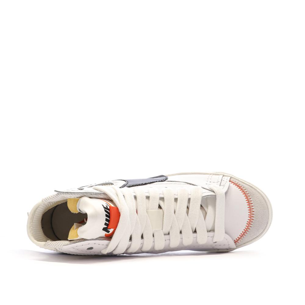 Nike Baskets Blanches/Noires Femme Nike Blazer77
