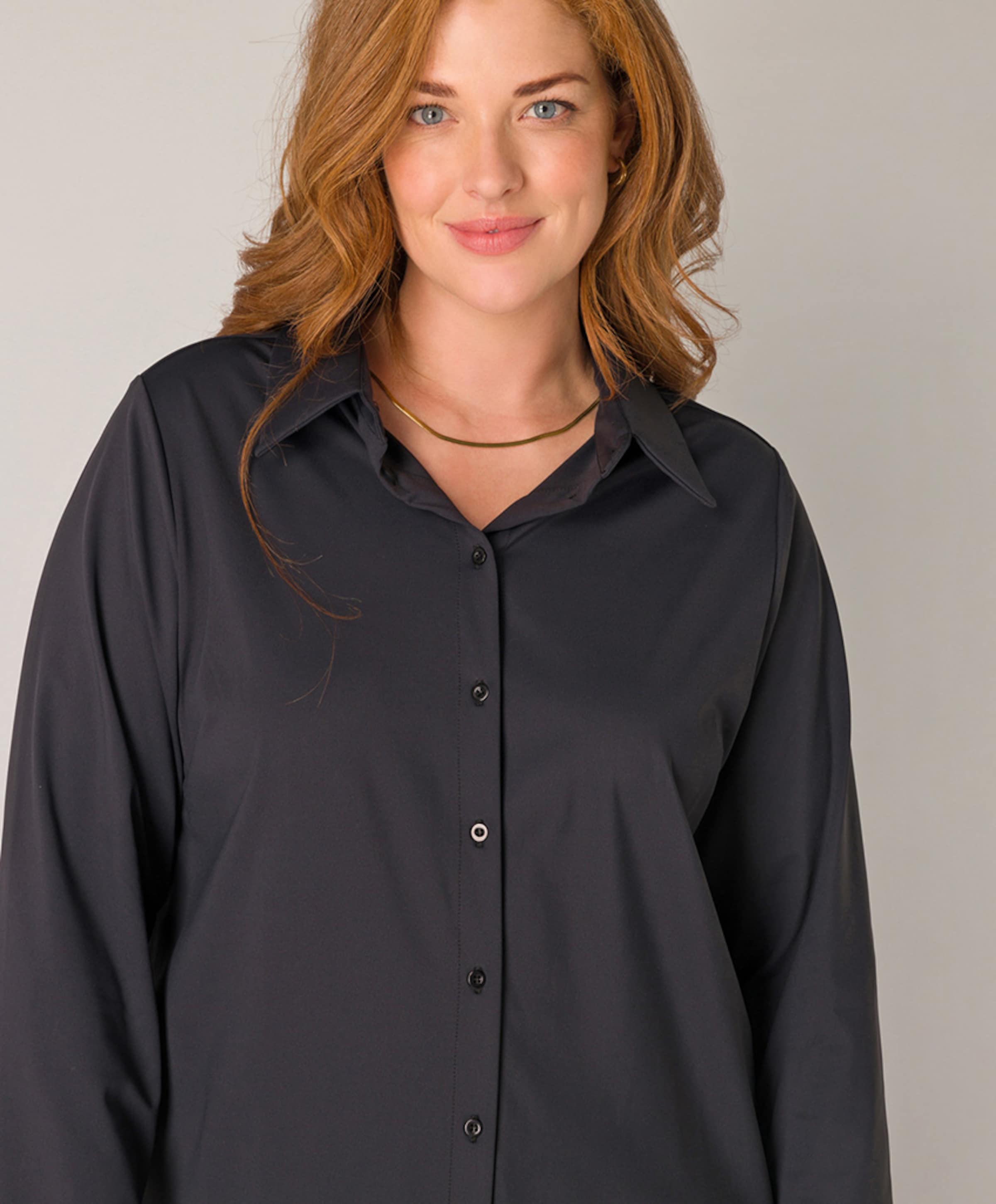 Base Level Curvy Dames blouse zwart