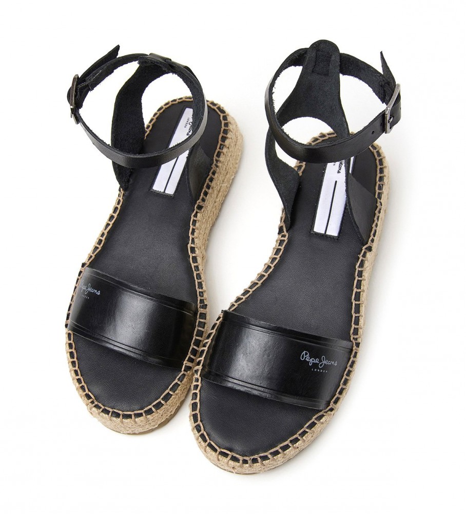 Sandálias Pepe Jeans Kate em couro preto com detalhes em relevo.
