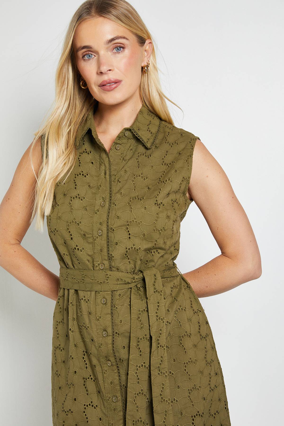 Wallis Robe Midi Brodée Petite Pour L'été