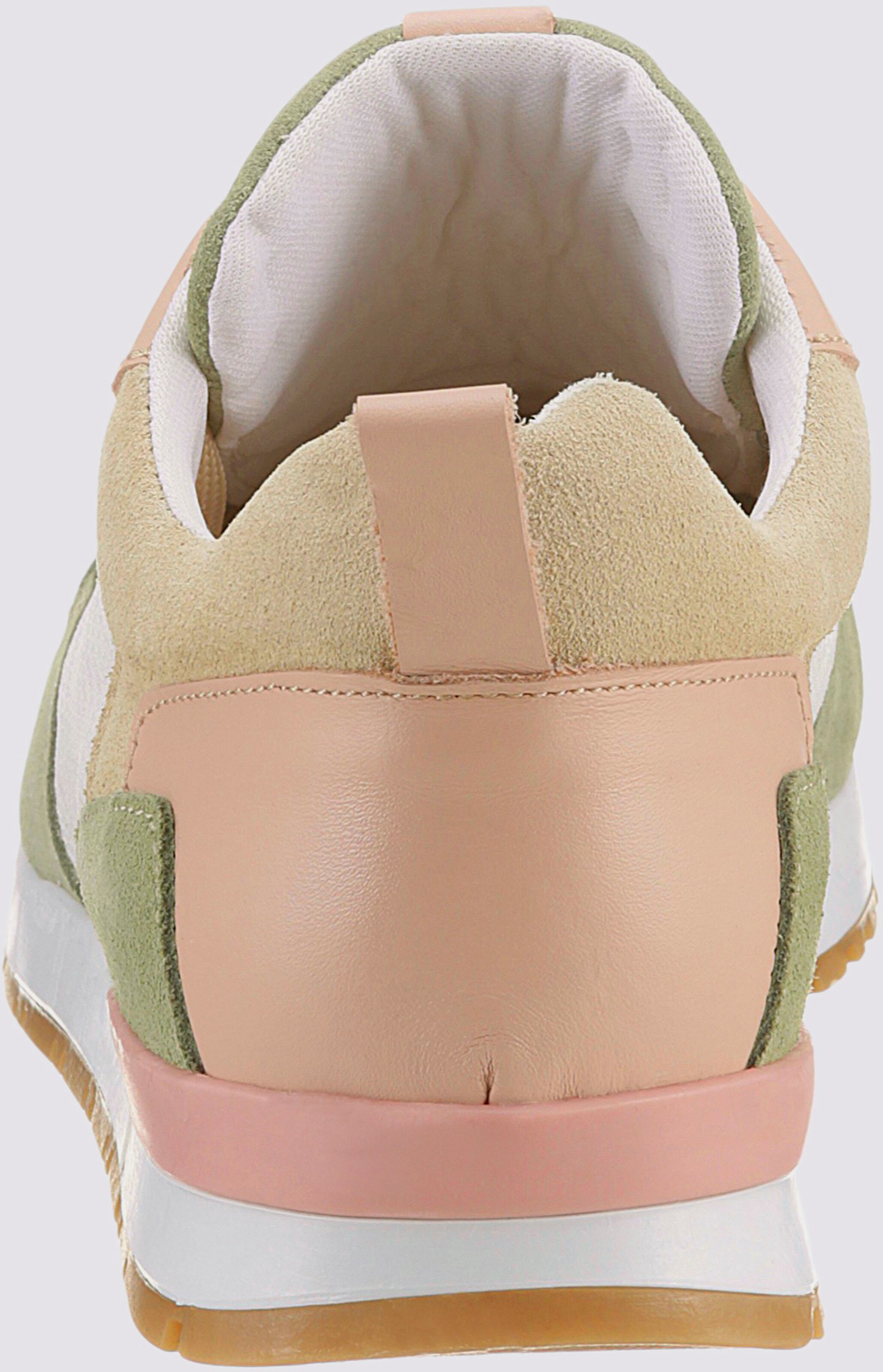 Sneaker