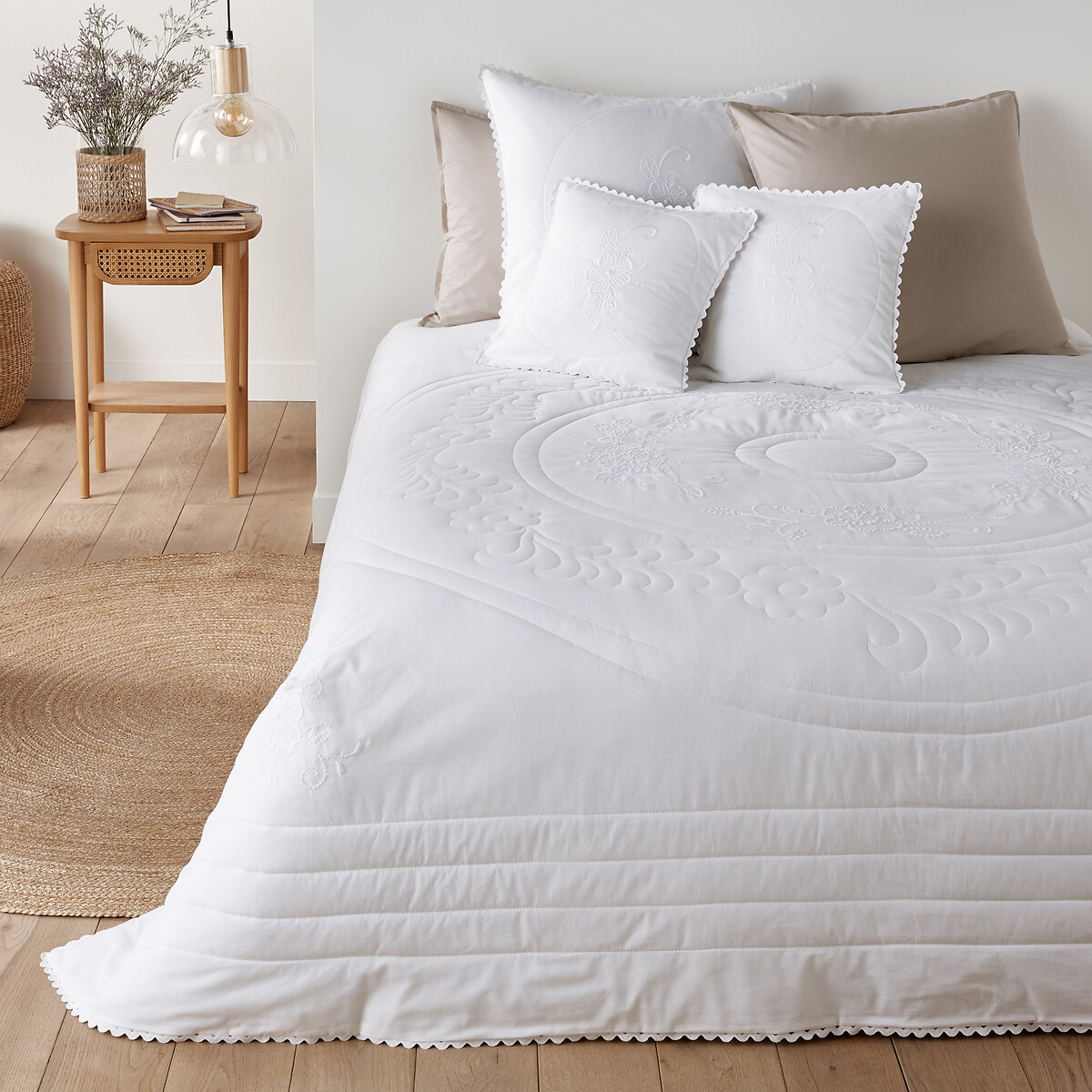 LA REDOUTE INTERIEURS<br>Colcha de cama acolchoada com bordado, Tennessee