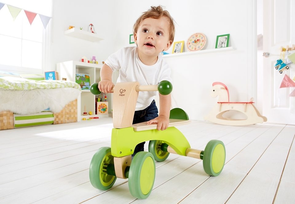 Hape Rutscher »Rutschrad« aus  Holz