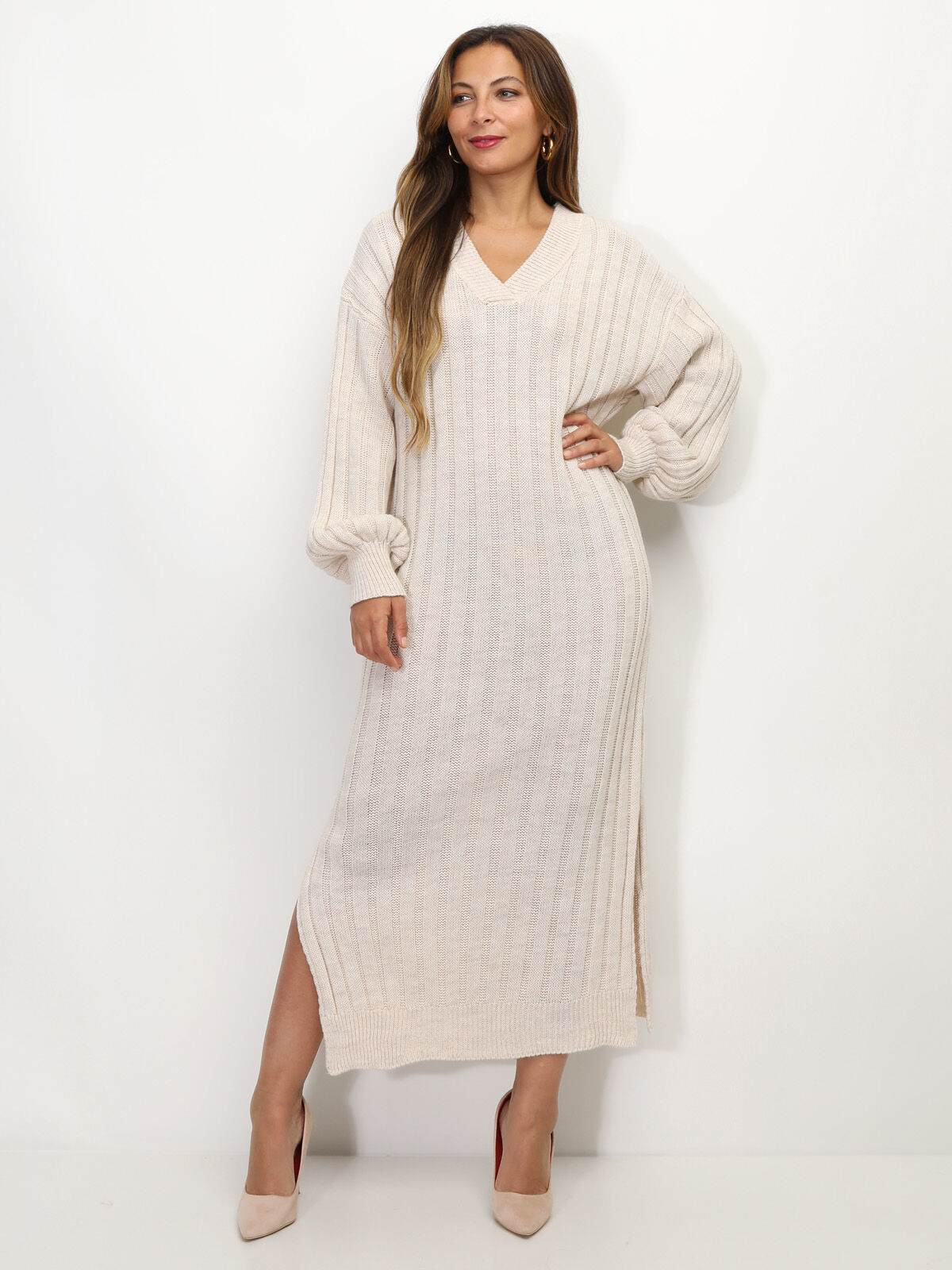 Robe en maille côtelée à fentes- Beige