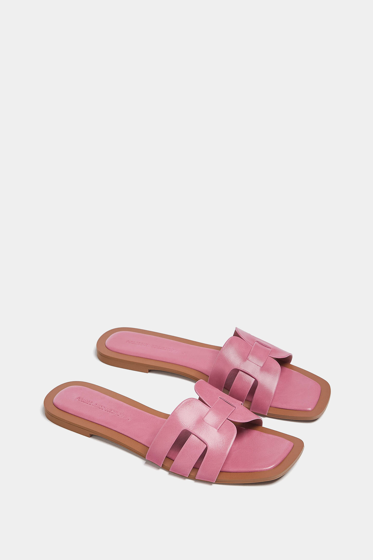 Sandália rasteira com tiras cruzadas - rosa