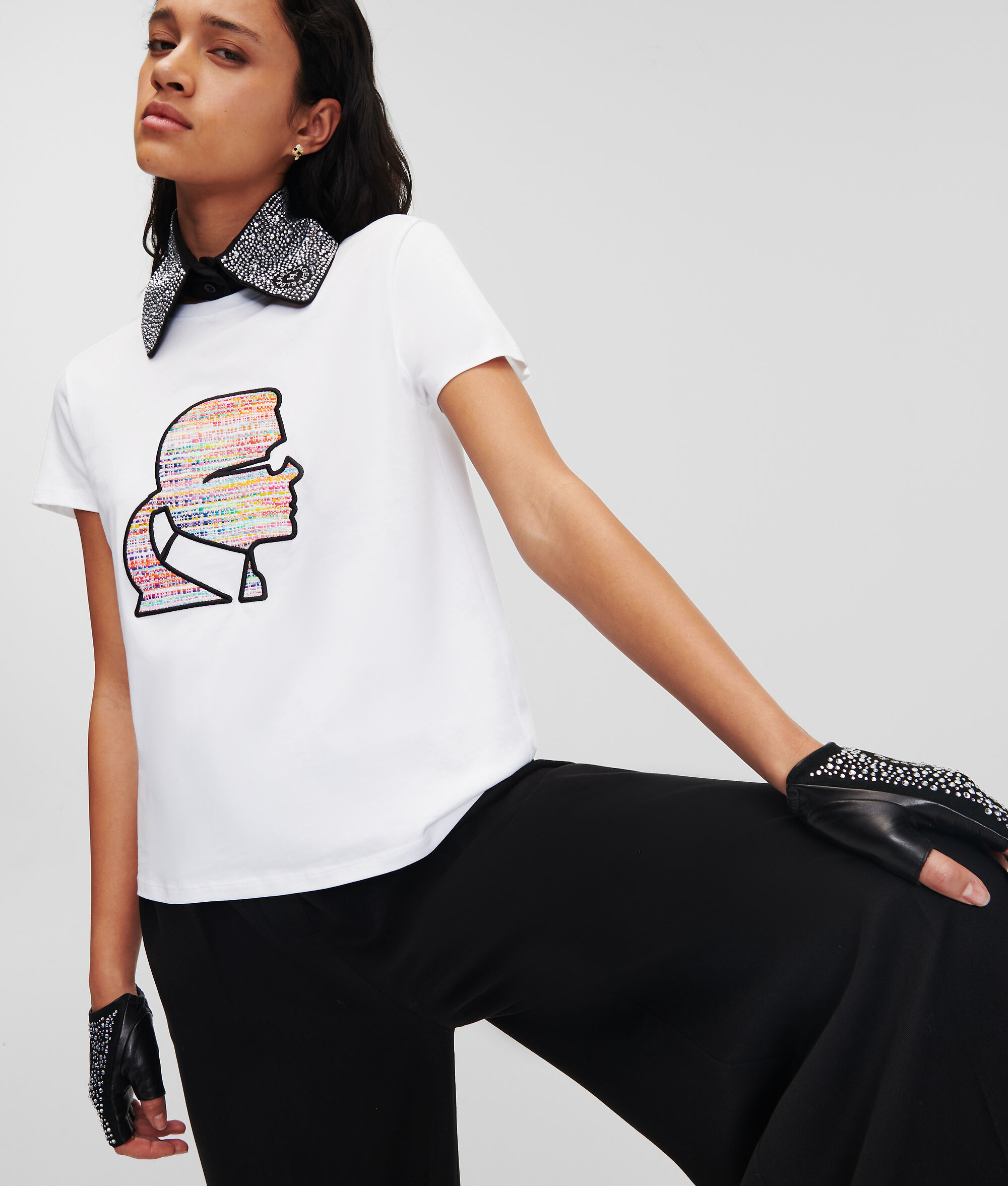 T-SHIRT MOTIF PROFIL KARL EN BOUCLÉ