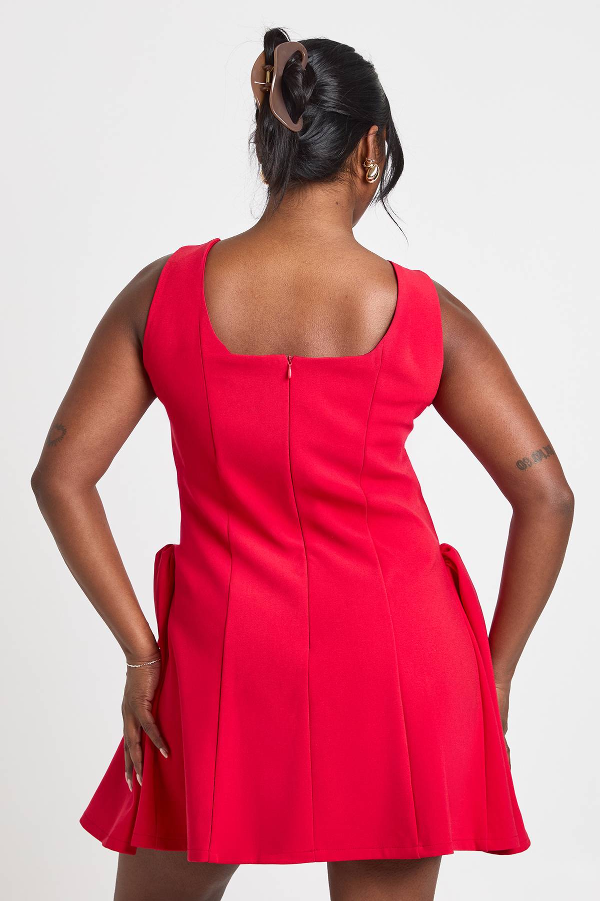 boohoo Robe Mini Grande Taille À Encolure Carrée Et Jupe Évasée