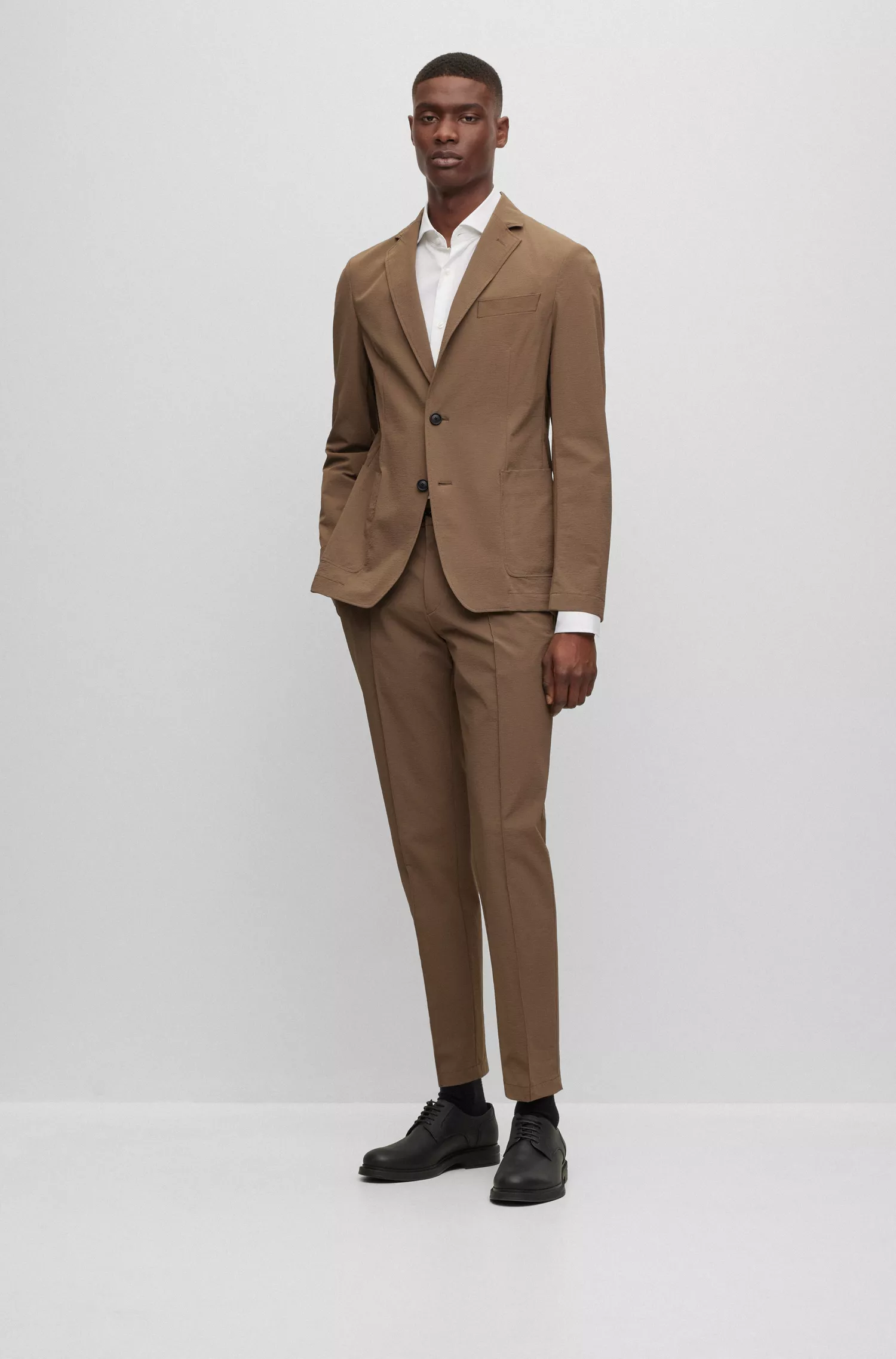 Camisa BOSS preta de corte slim em mistura de algodão elástico.