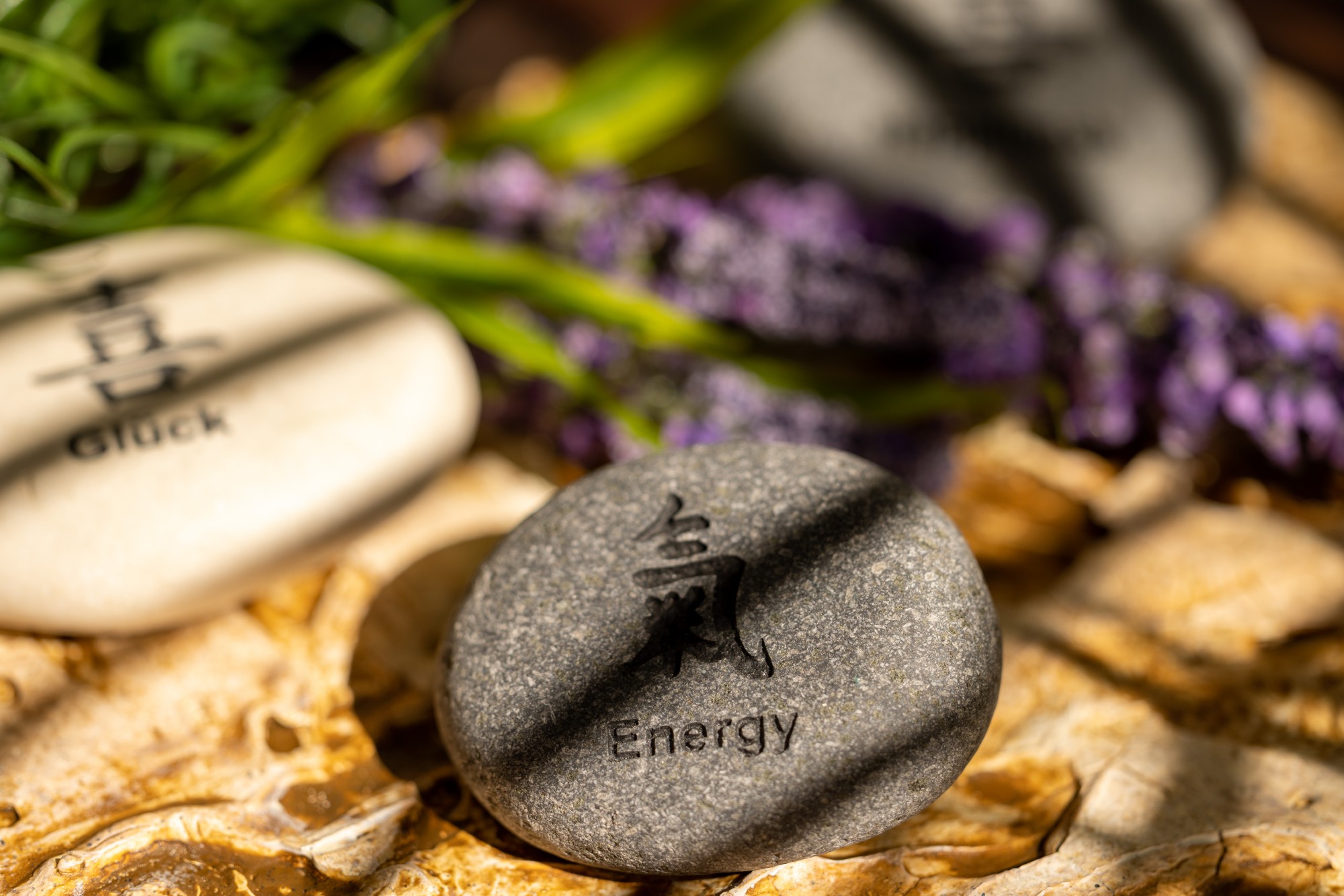 Flusskieselstein 'Energy', grau, T 8 cm, B 8 cm von fischer's lagerhaus