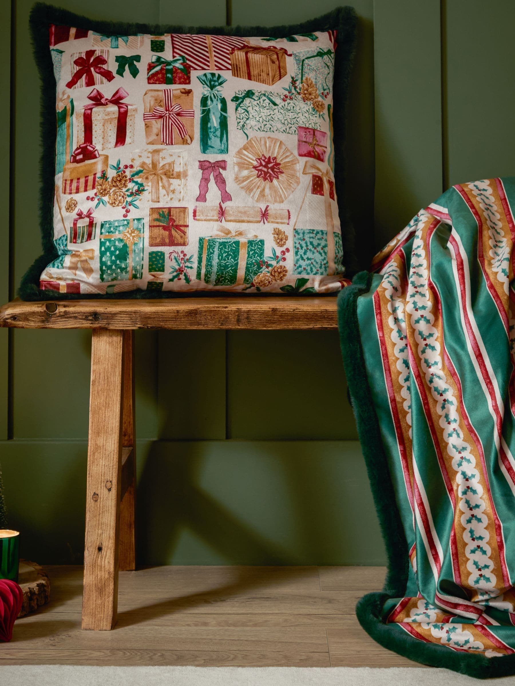 Furn Christmas All Wrapped Up Faux Fur Throw
