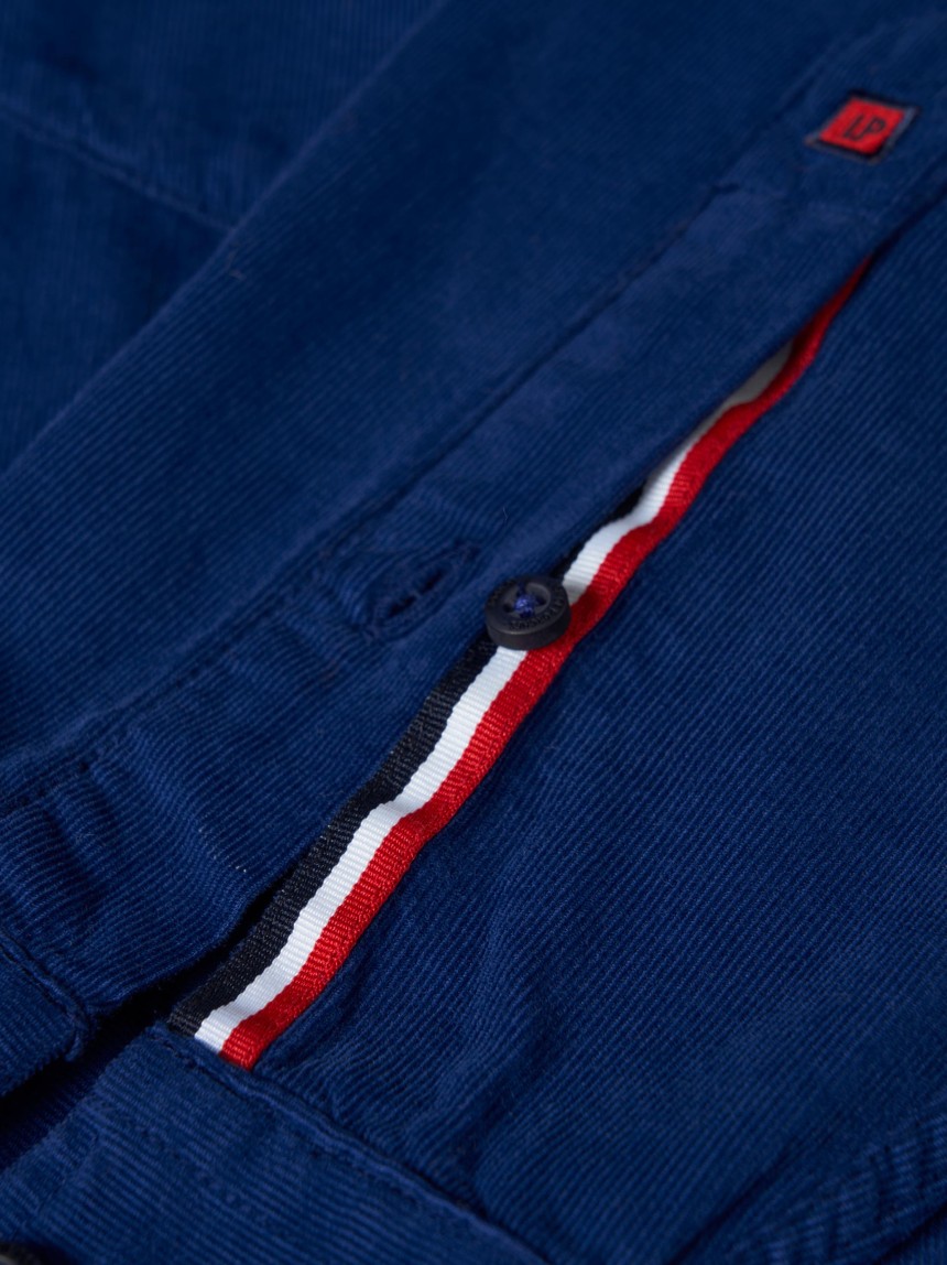 Camisa slim fit de bombazine em cor lisa