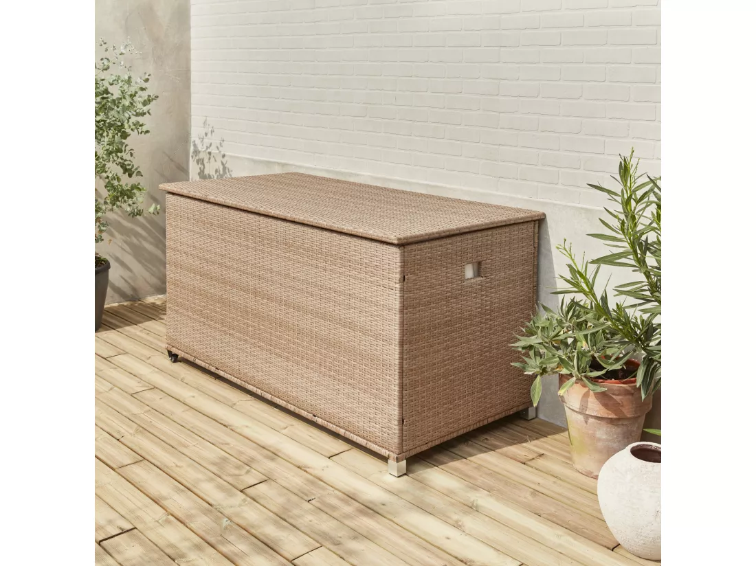 Coffre de jardin en résine tressée naturelle - Cassapanca - 790L. vérins. roulettes. poignée et housse intérieure beige. rangement coussins 162x82cm