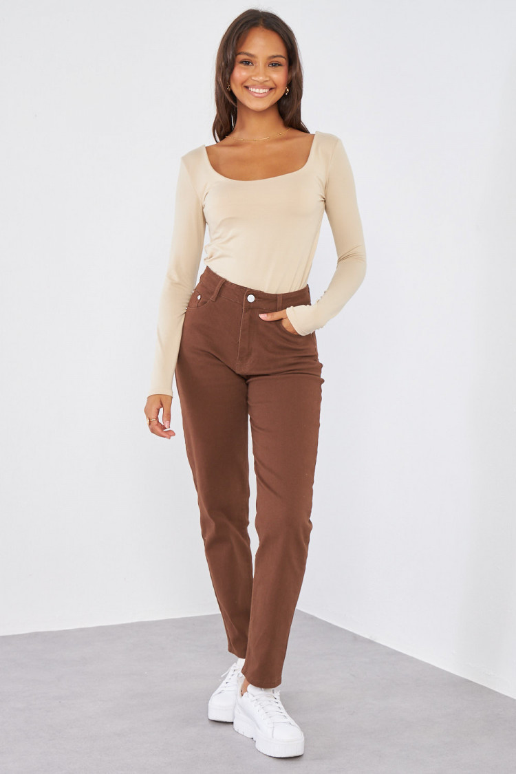 Jeans marron usé coupe droite