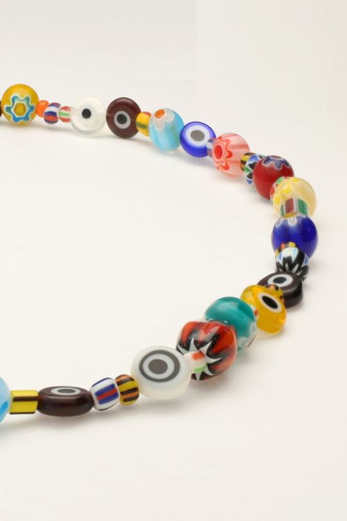 Equal ketting met gekleurde glaskralen