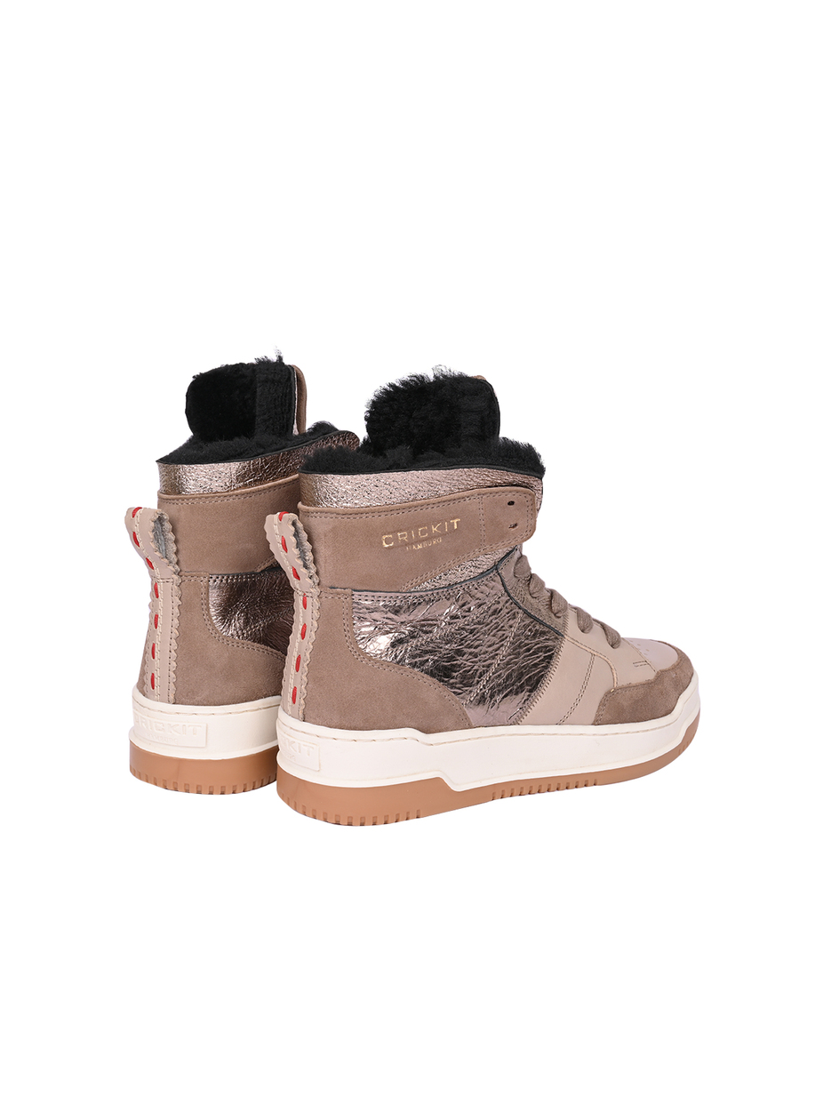 SNEAKER NAILA
