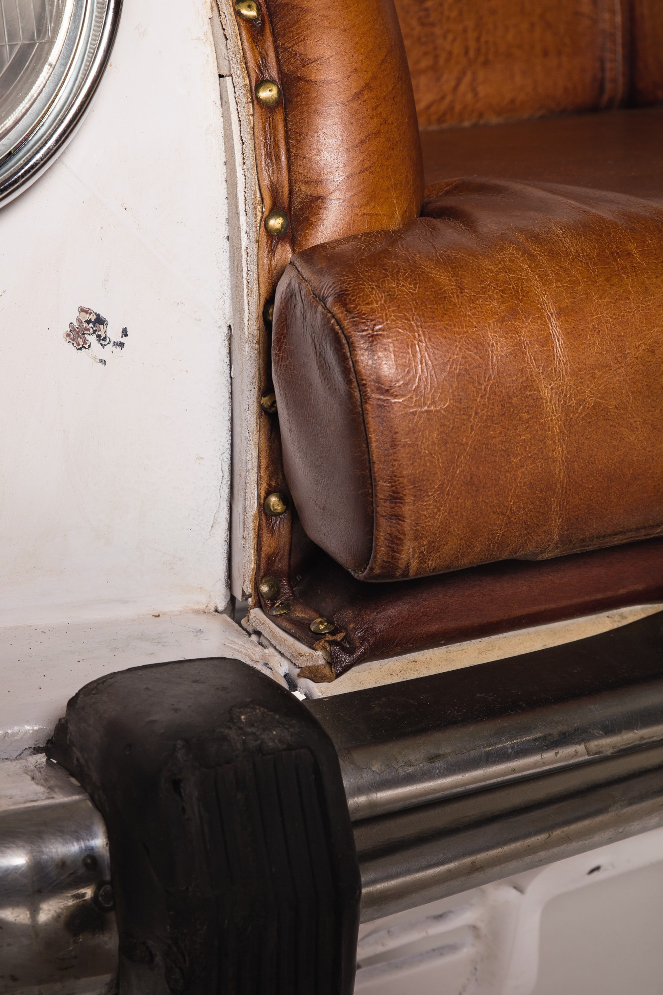 Sofa 'Ambassador Classic', Front, 2-Sitzer, weiß, L 70 cm, B 158 cm, H 83 cm von fischer's lagerhaus