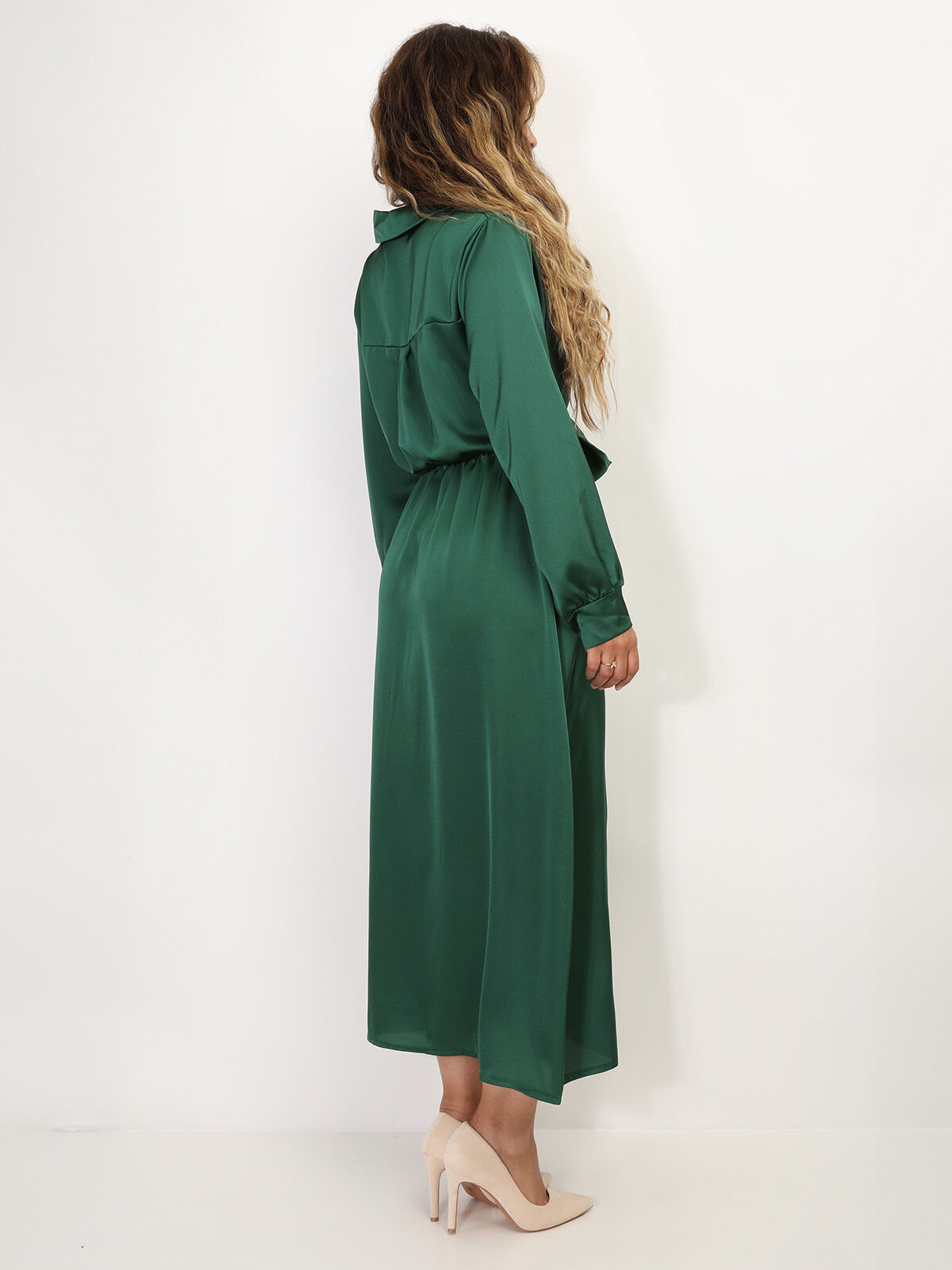 Robe chemise longue et satinée à nouer- Vert foncé