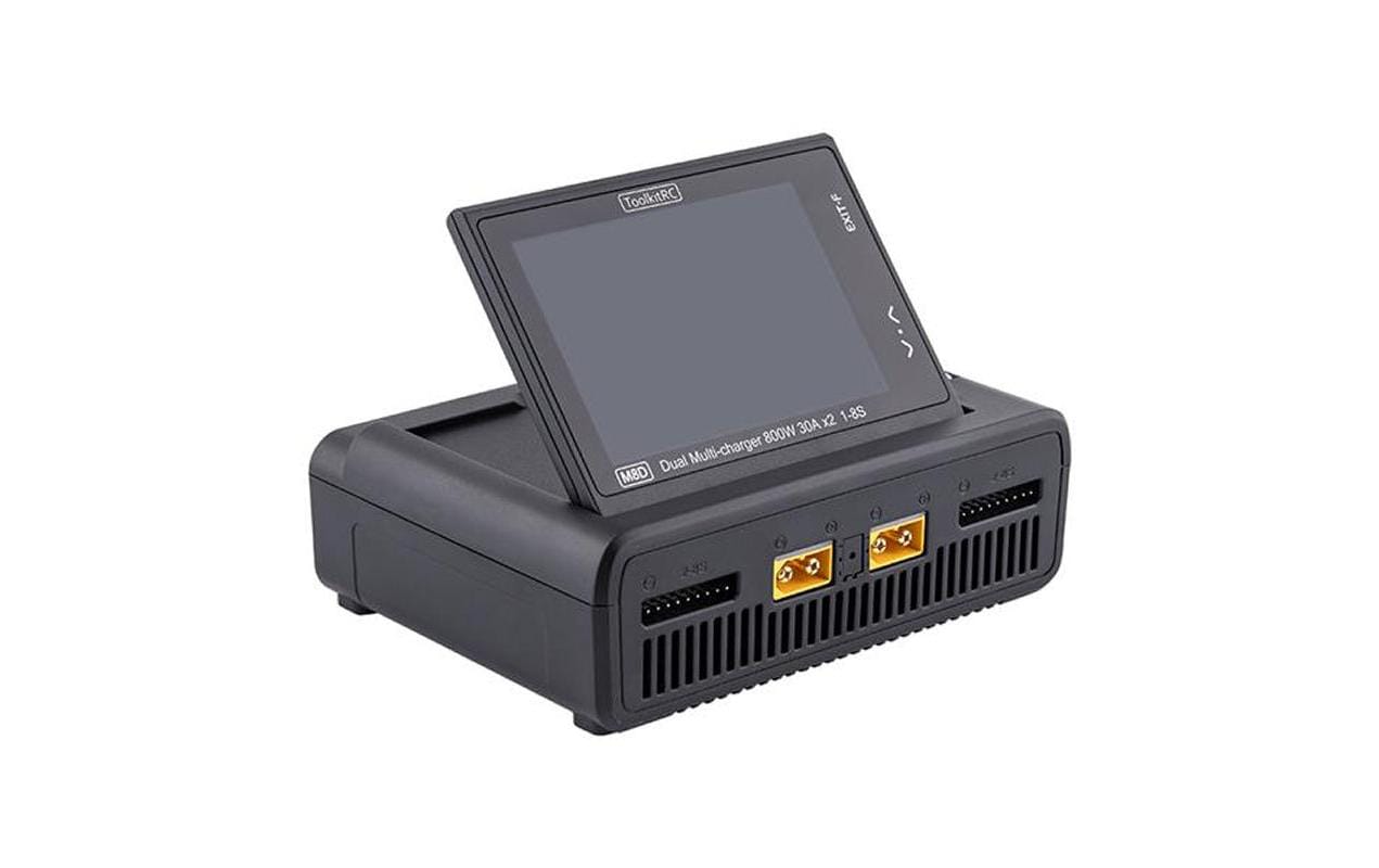 Dual-Ladegerät M8D 1600W DC, 1-8S<br>Leistungsstarkes Modellbau Ladegerät mit zwei Ausgängen