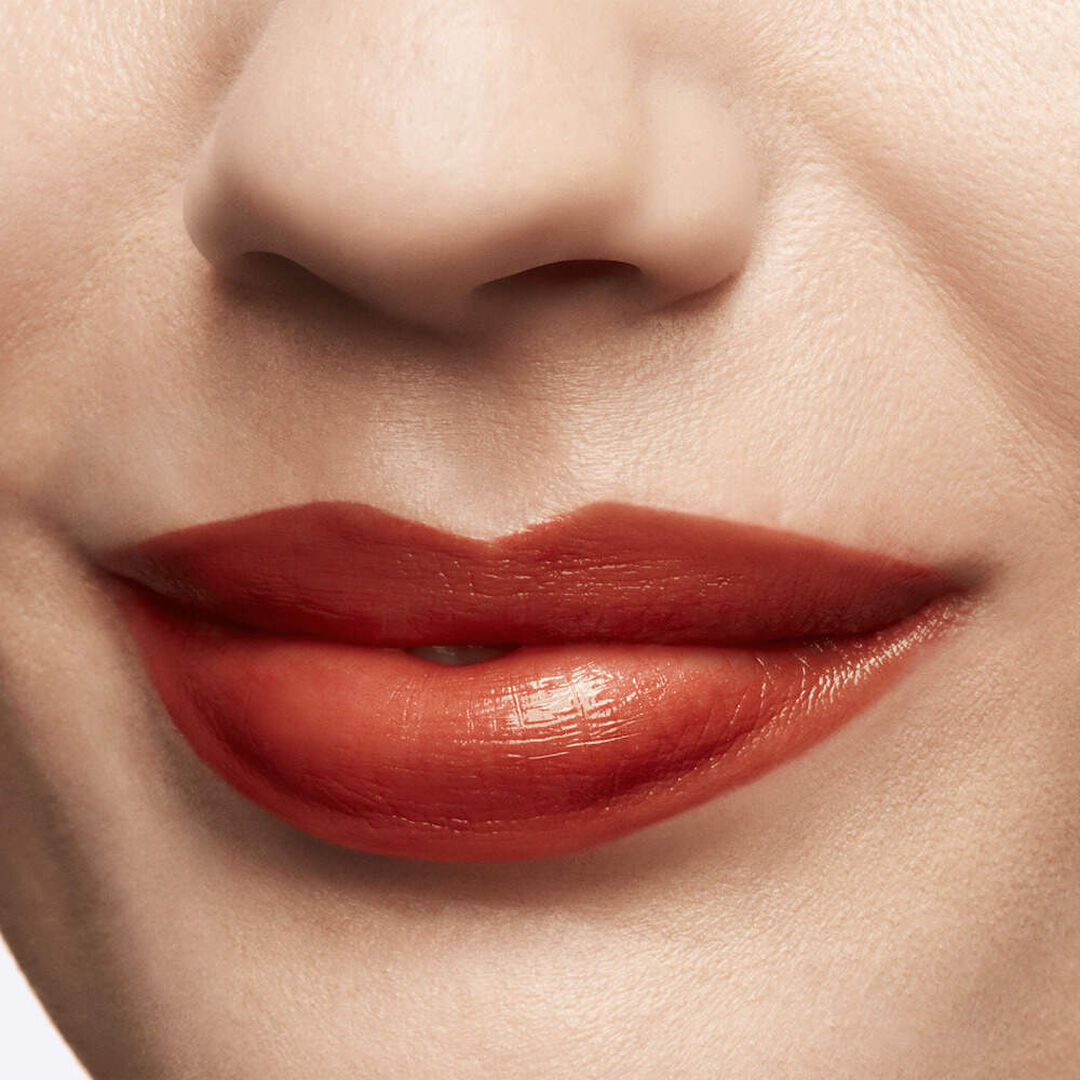 MAC LUSTREGLASS SHEER-SHINE LIPSTICK