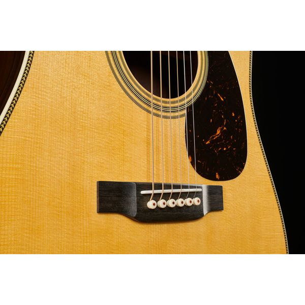 Martin Guitar HD-28