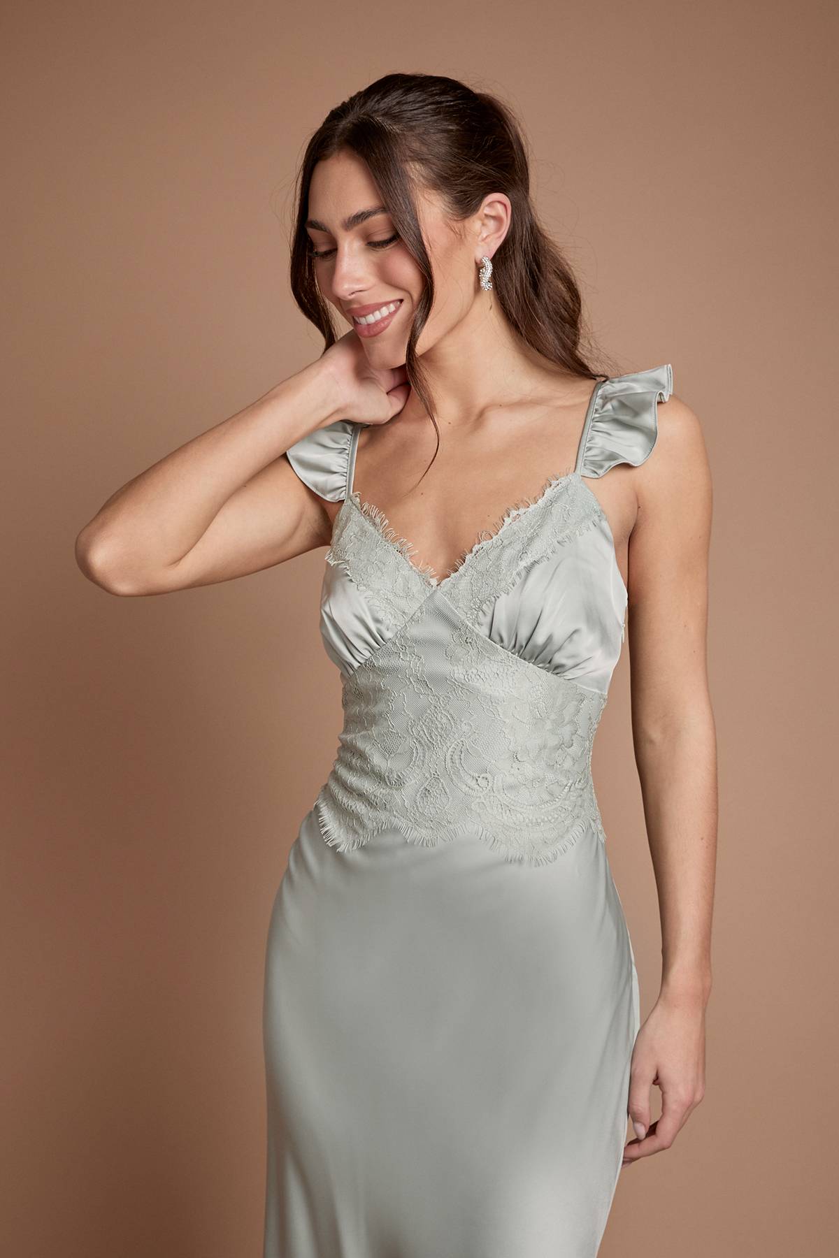 Coast Robe Maxi Caraco Demoiselle D'honneur À Boutons Et Finitions Dentelle