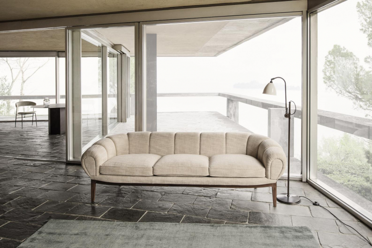 Gubi Croissant sofa eiken, Dedar Smila T1902