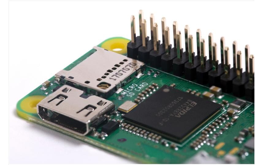 Entwicklerboard Raspberry Pi Zero W 512 MB mit GPIO HeaderSingle Board Computer